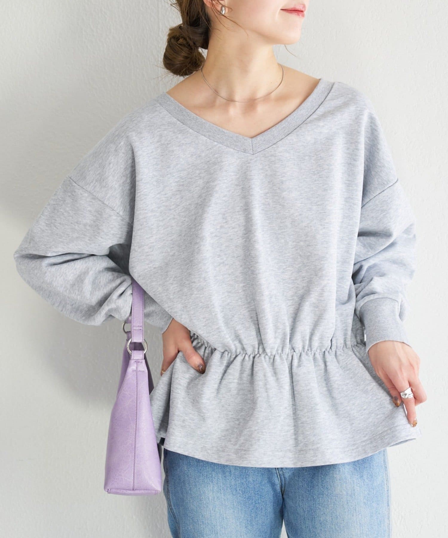 Kastane(カスタネ) B Vネックペプラムスウェット