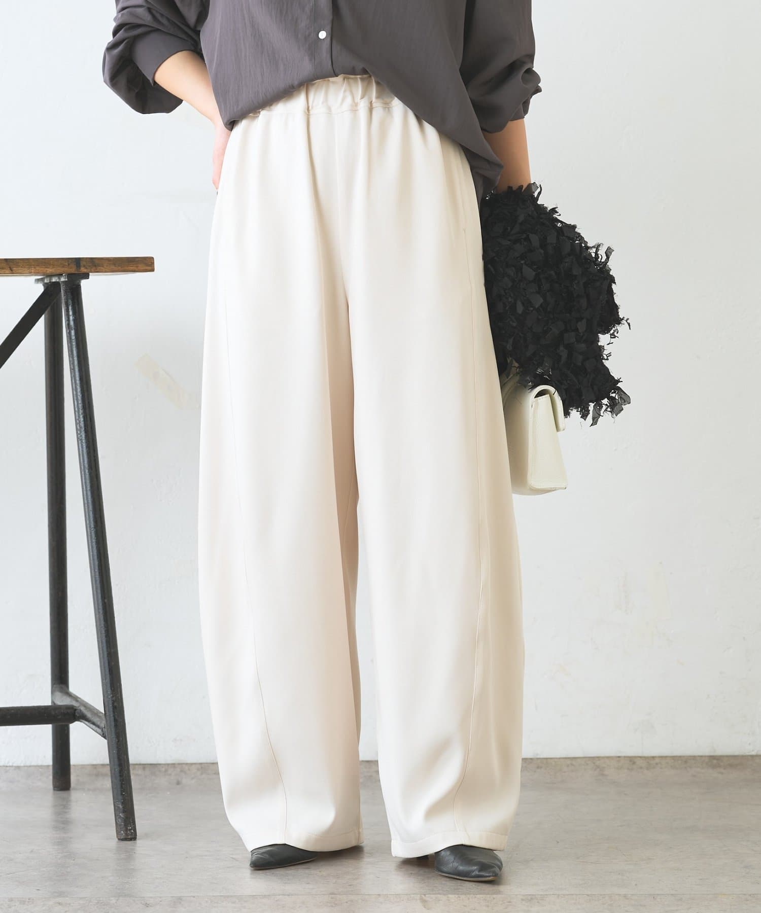 Jena　espace merveilleux(ジェナ　エスパスメルヴェイユ) カーブラインイージーパンツ