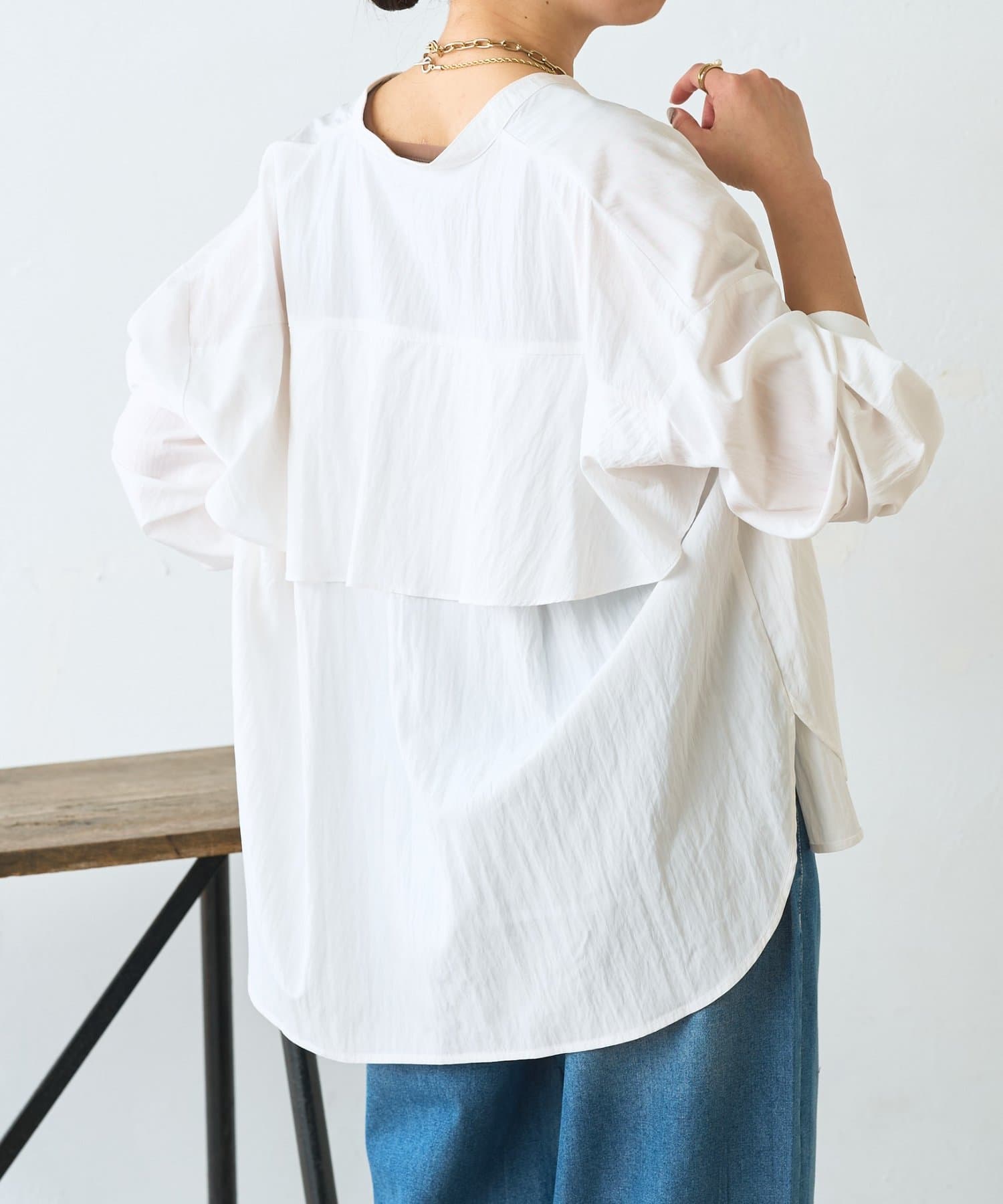 Jena　espace merveilleux(ジェナ　エスパスメルヴェイユ) 後ろヨークラッフルシャツ