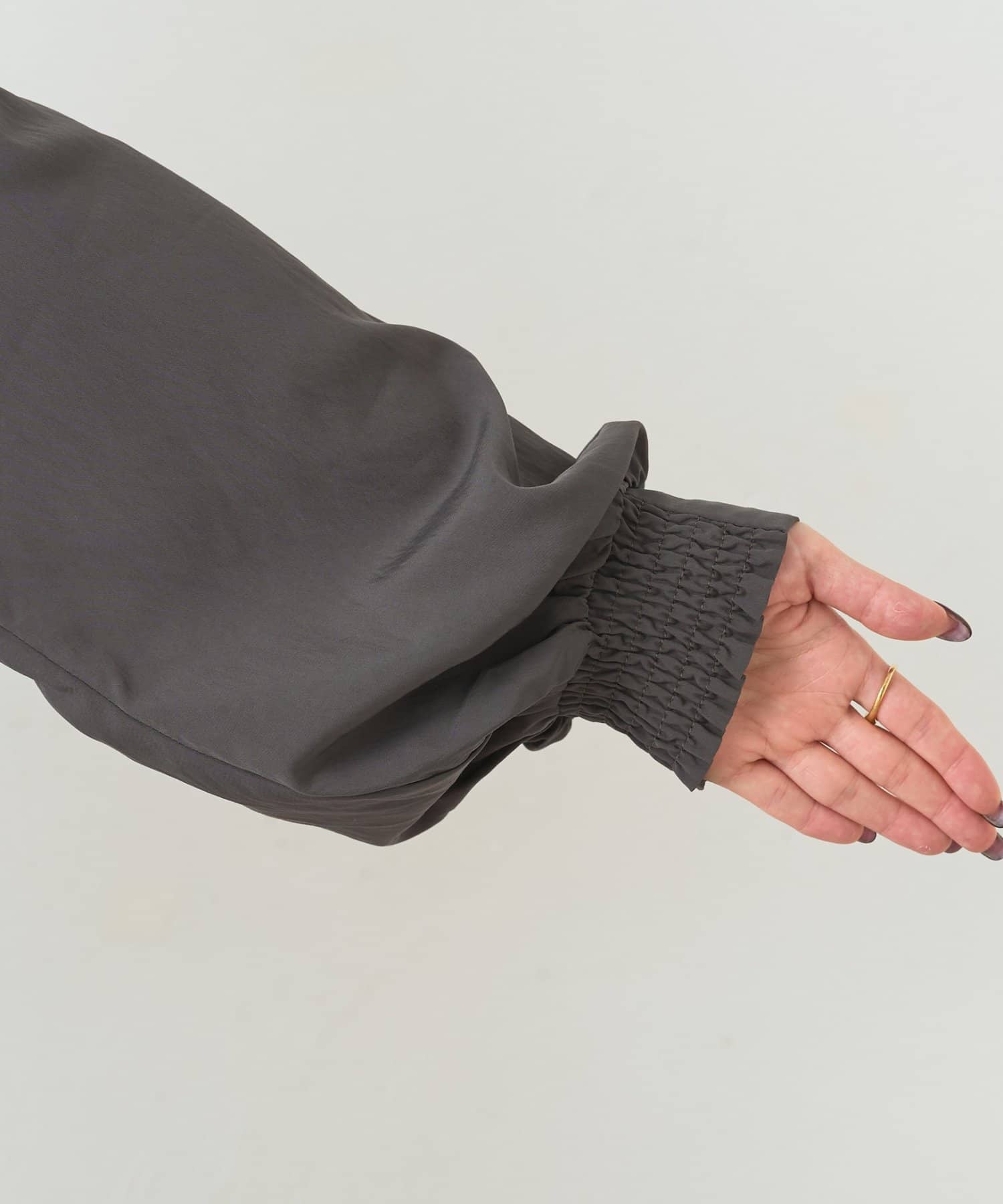 Jena　espace merveilleux(ジェナ　エスパスメルヴェイユ) 後ろヨークラッフルシャツ