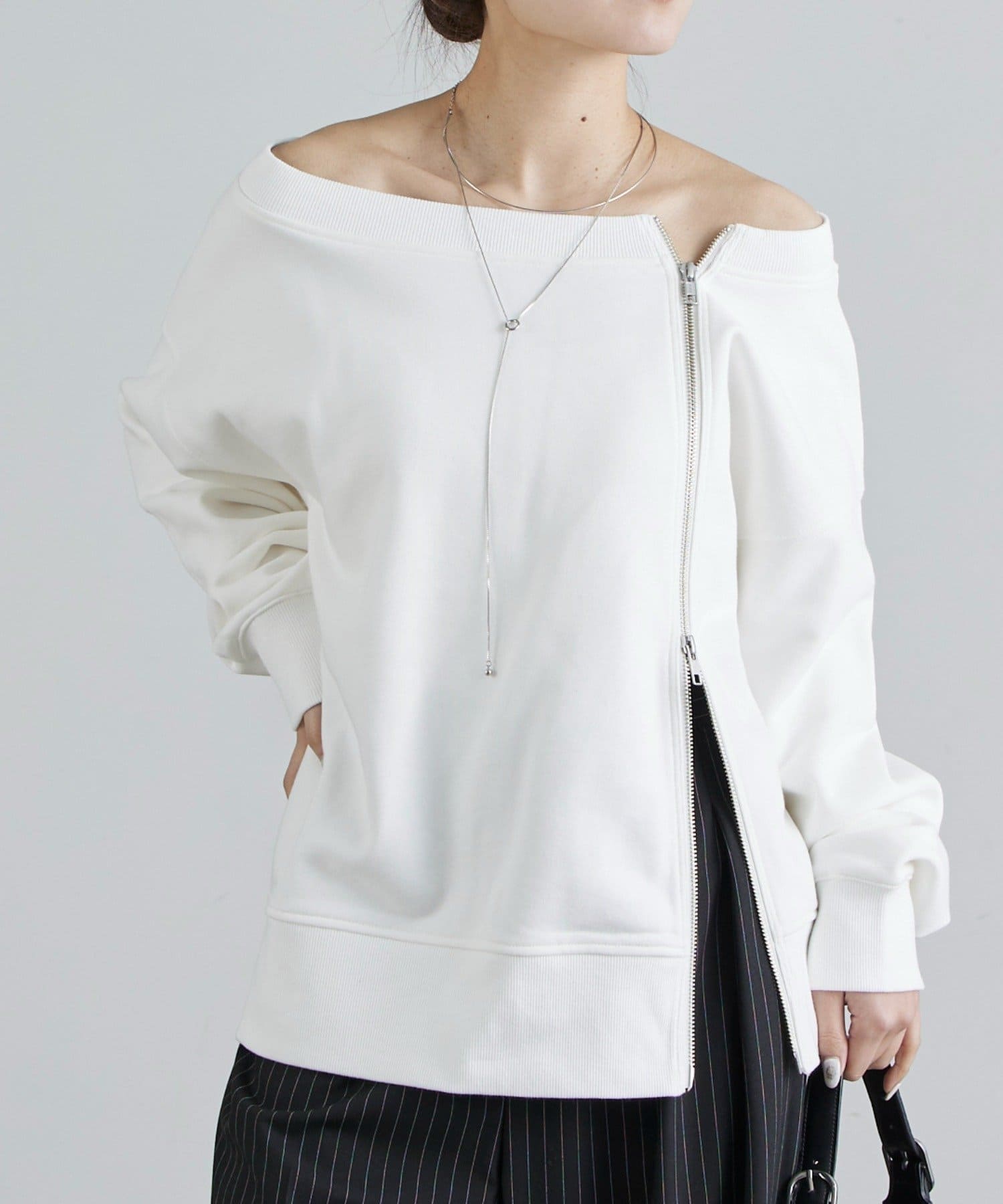 Lui's(ルイス) 前ファスナーオフショルダースウェット