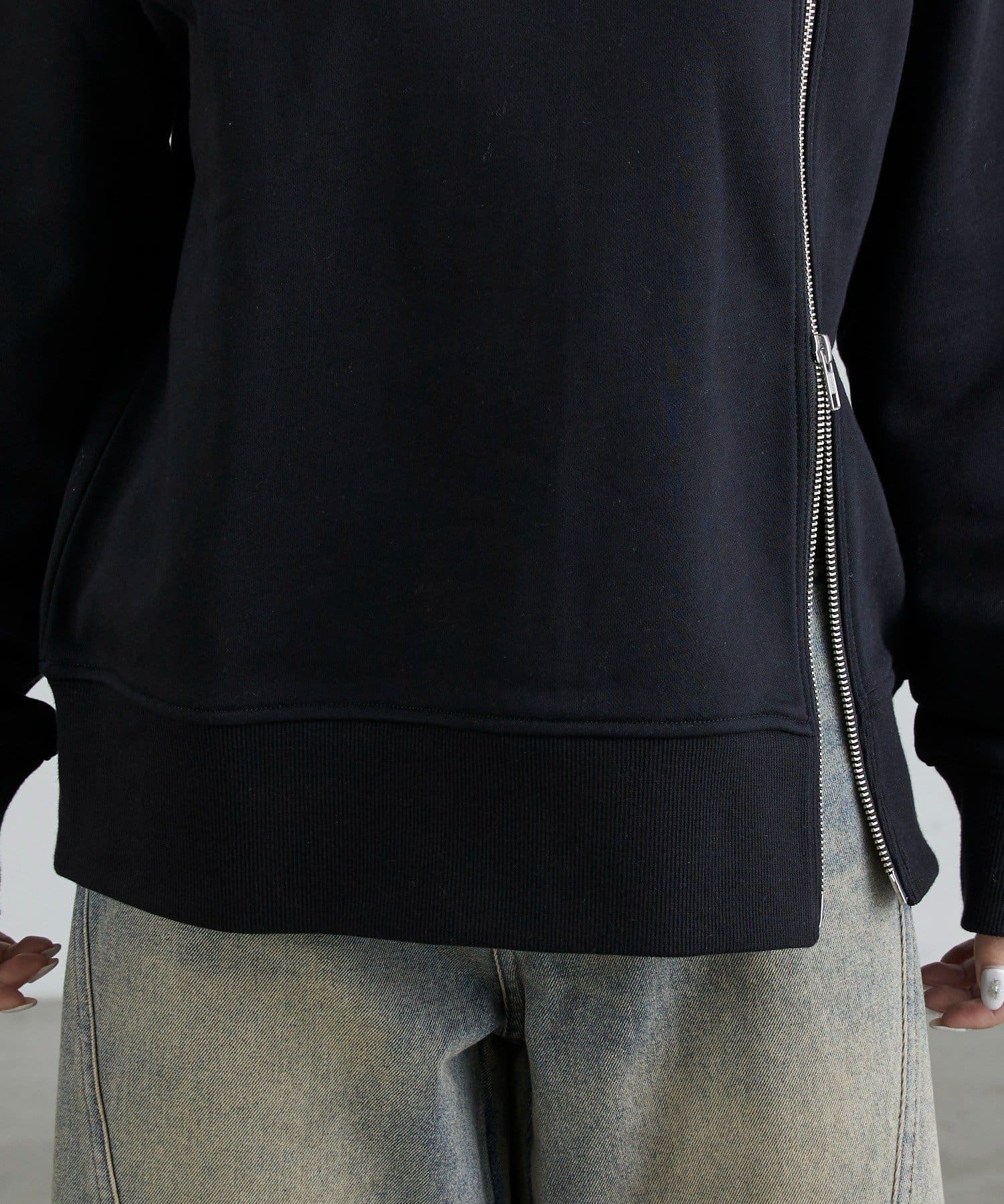 Lui's(ルイス) 前ファスナーオフショルダースウェット