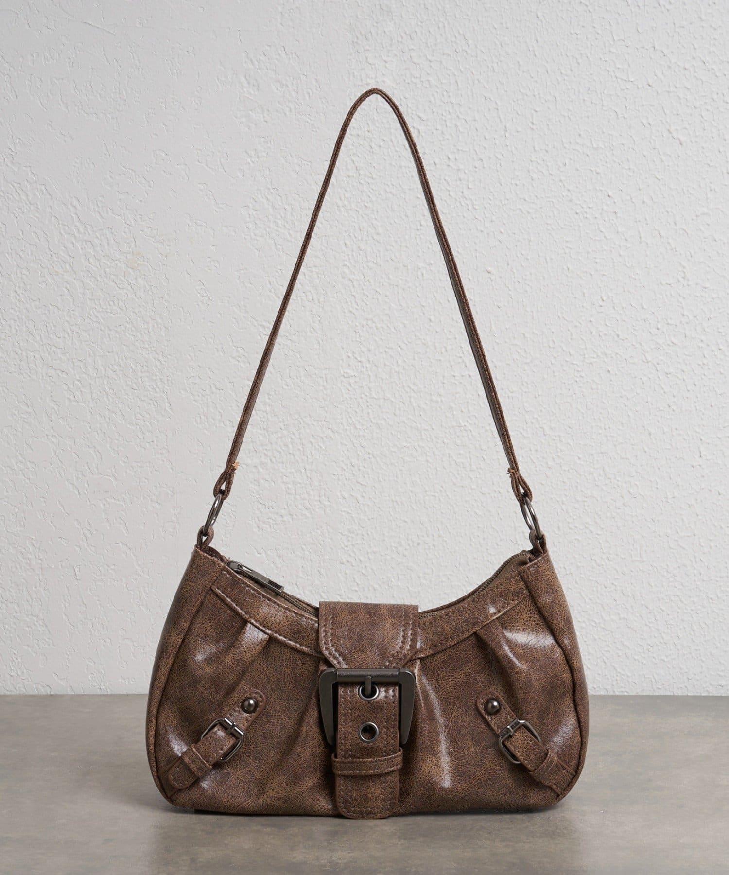 RAY CASSIN(レイカズン) バックルベルト付ショルダー