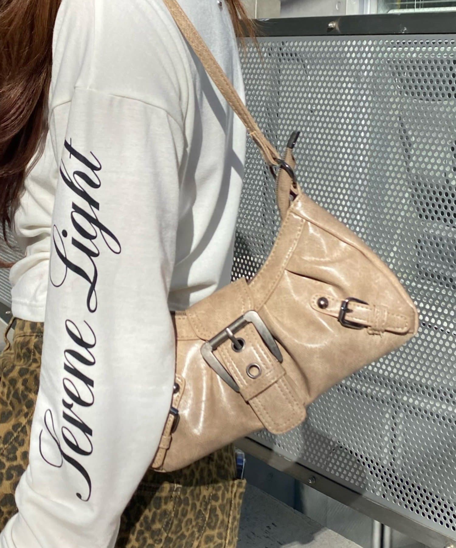 RAY CASSIN(レイカズン) バックルベルト付ショルダー