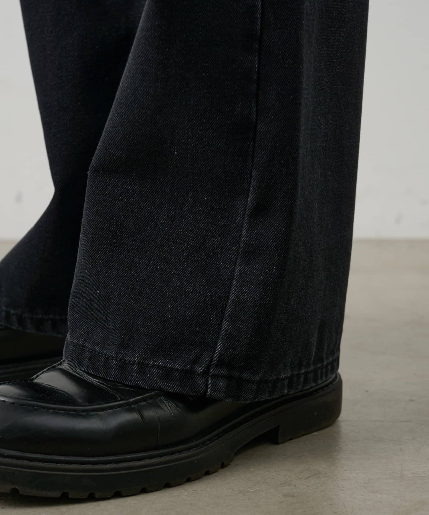 COLONY 2139(コロニー トゥーワンスリーナイン) ヴィンテージライクルーズストレートデニムパンツ