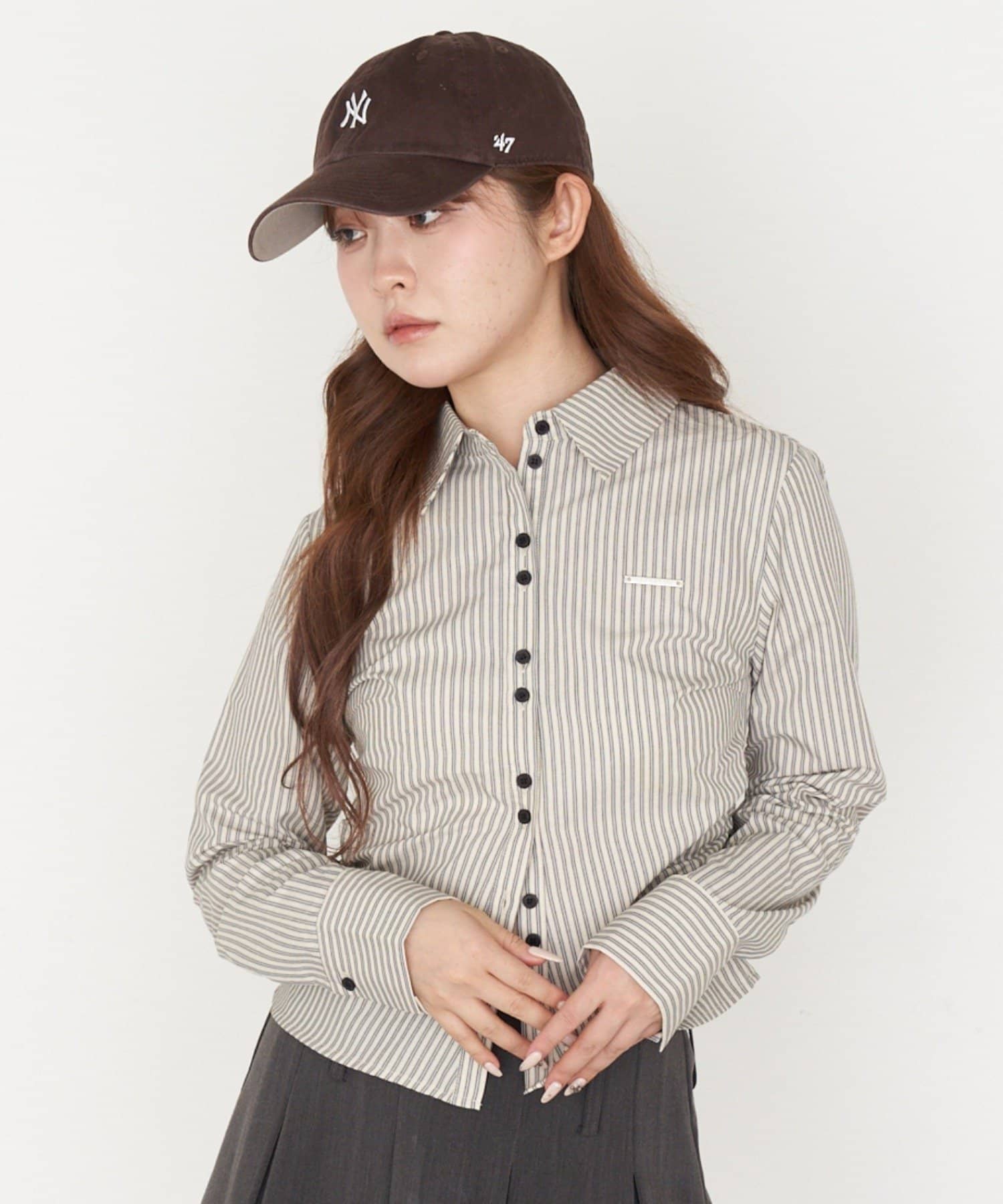 RAY CASSIN(レイカズン) 胸刺繍コンパクトシャツ