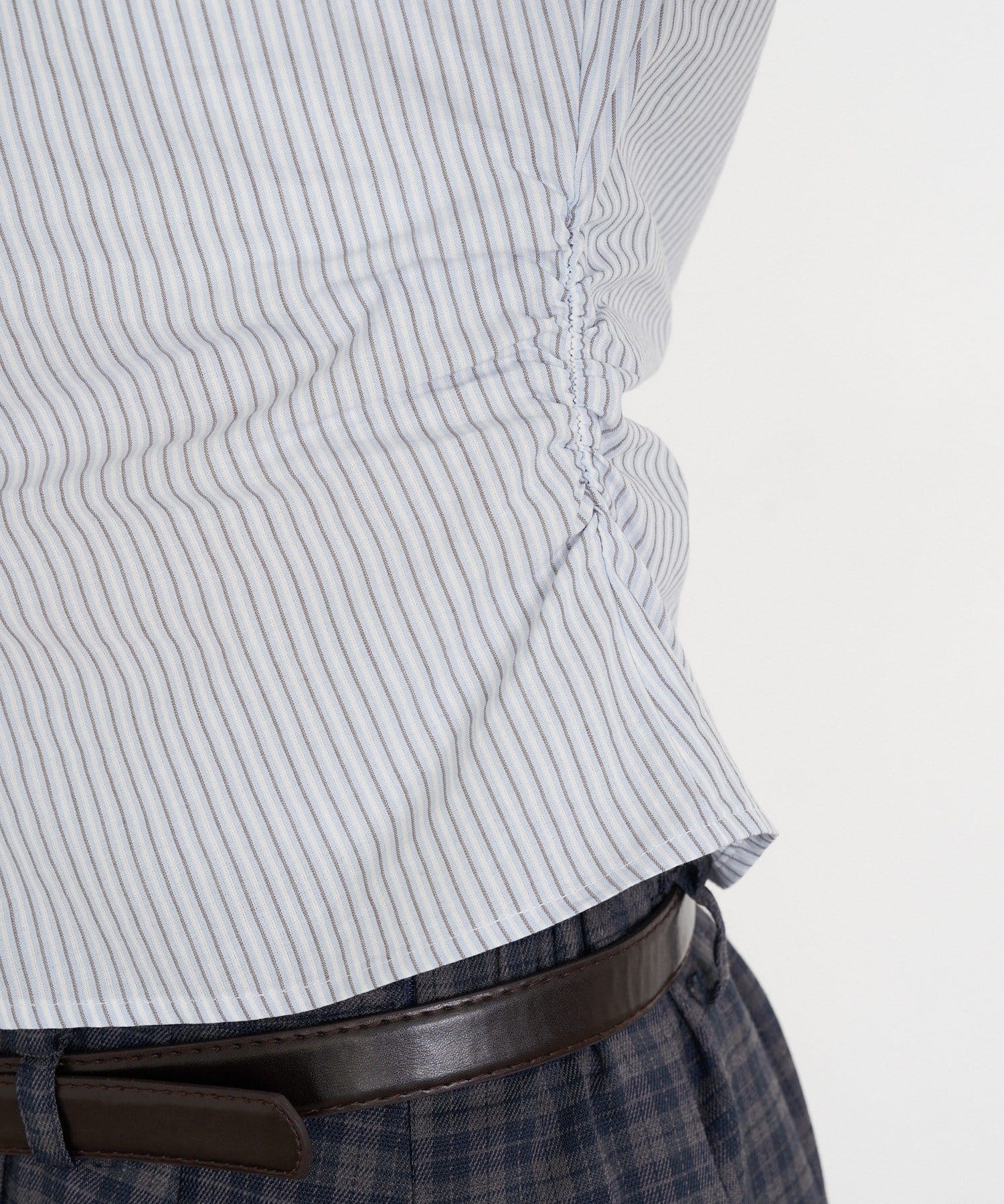 RAY CASSIN(レイカズン) 胸刺繍コンパクトシャツ