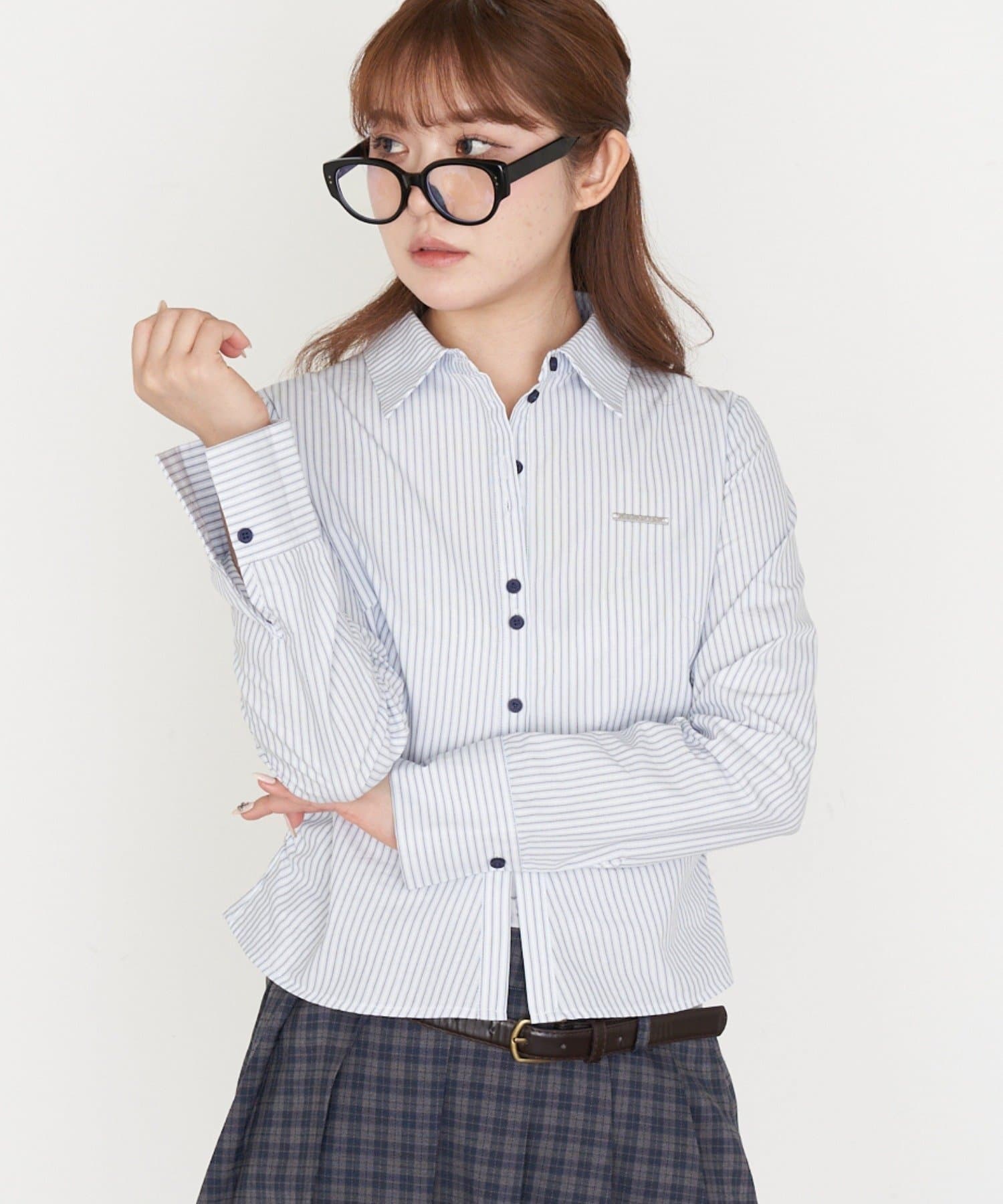 RAY CASSIN(レイカズン) 胸刺繍コンパクトシャツ