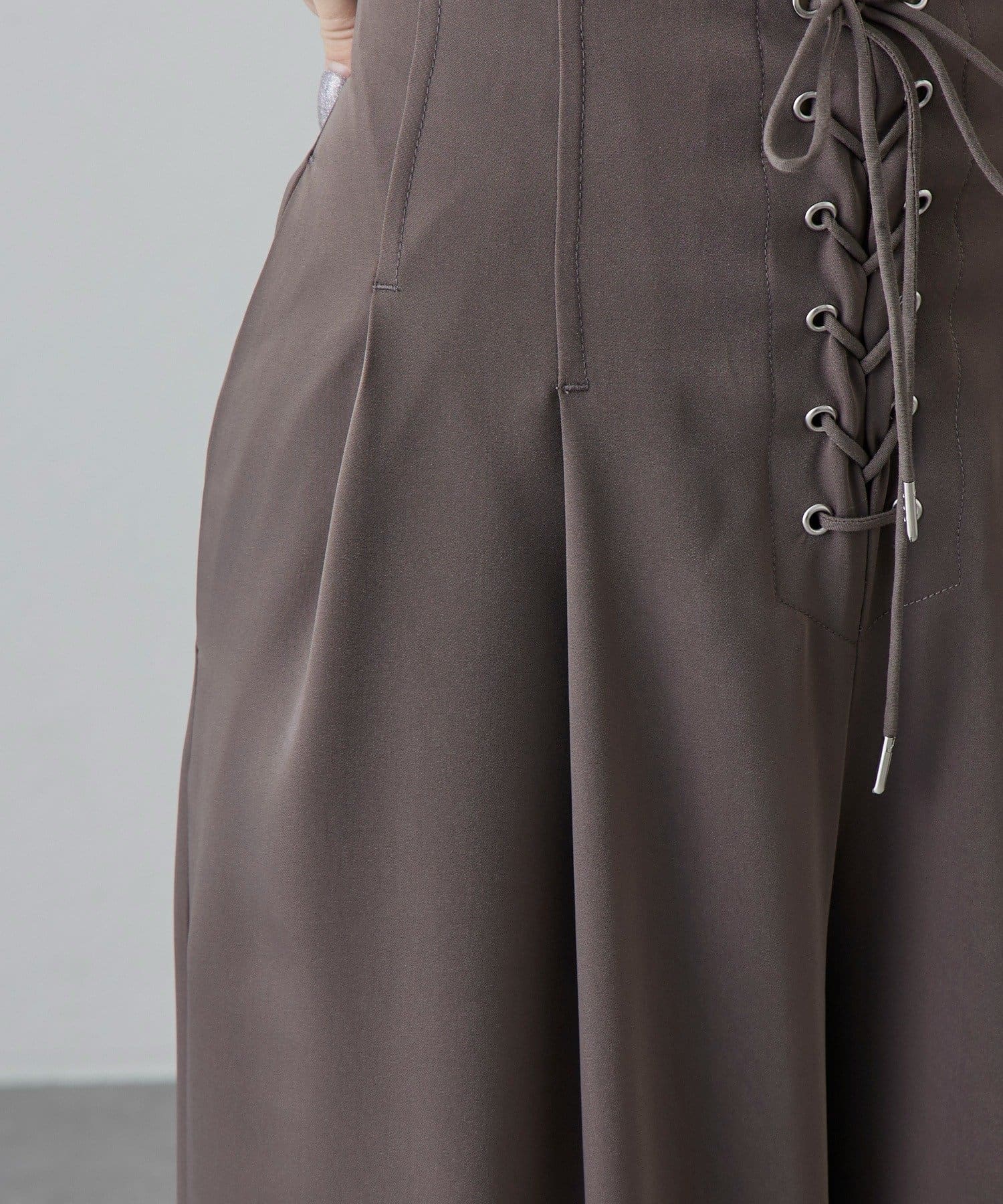 Lui's(ルイス) レースアップデザインワイドパンツ