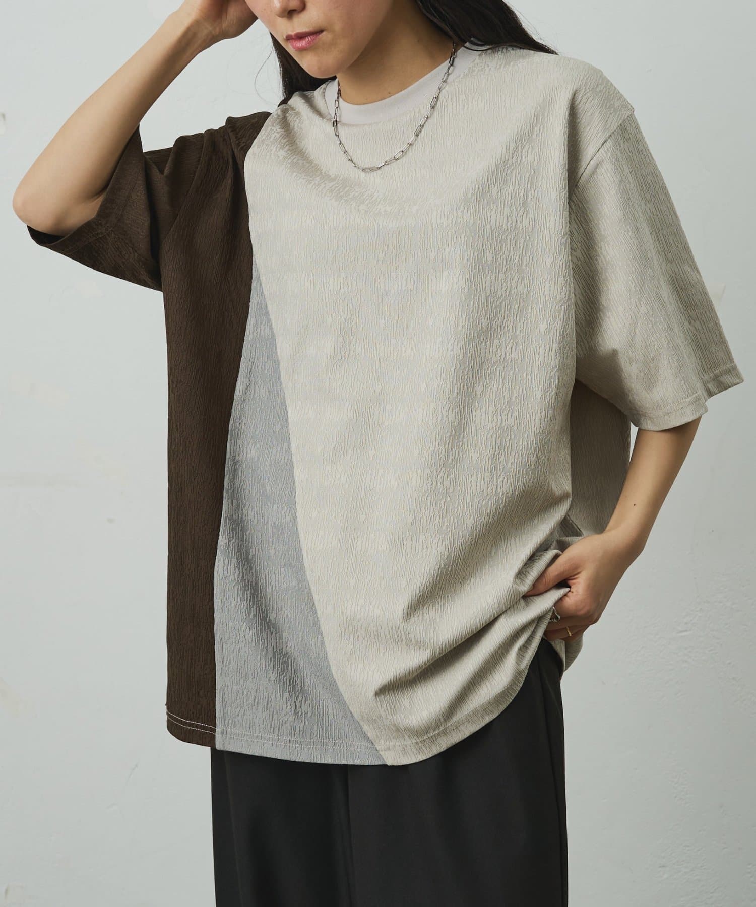 COLONY 2139(コロニー トゥーワンスリーナイン) ブライトジャガード切替半袖TEE