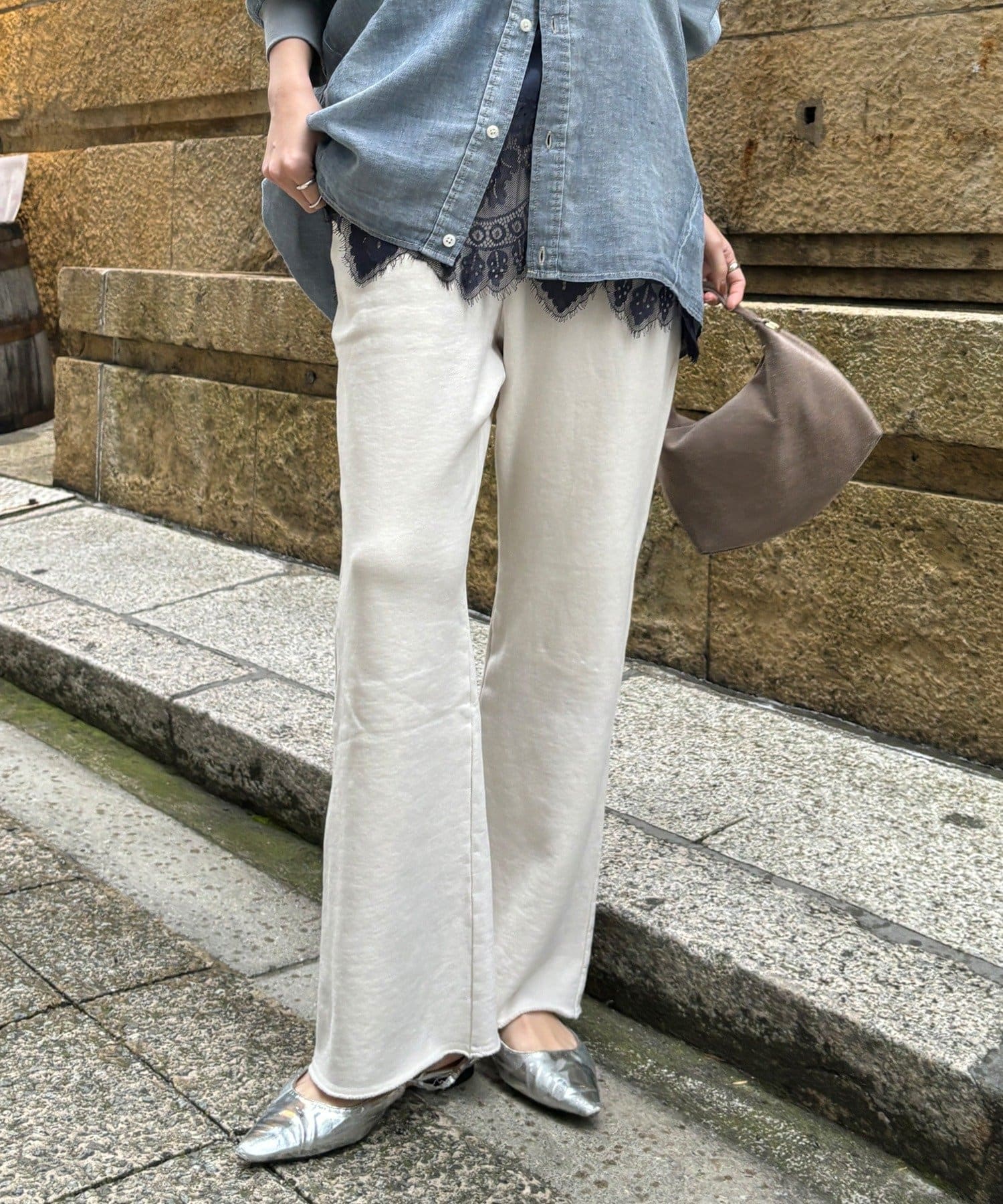 DOUDOU(ドゥドゥ) ピグメント加工裏毛フレアパンツ