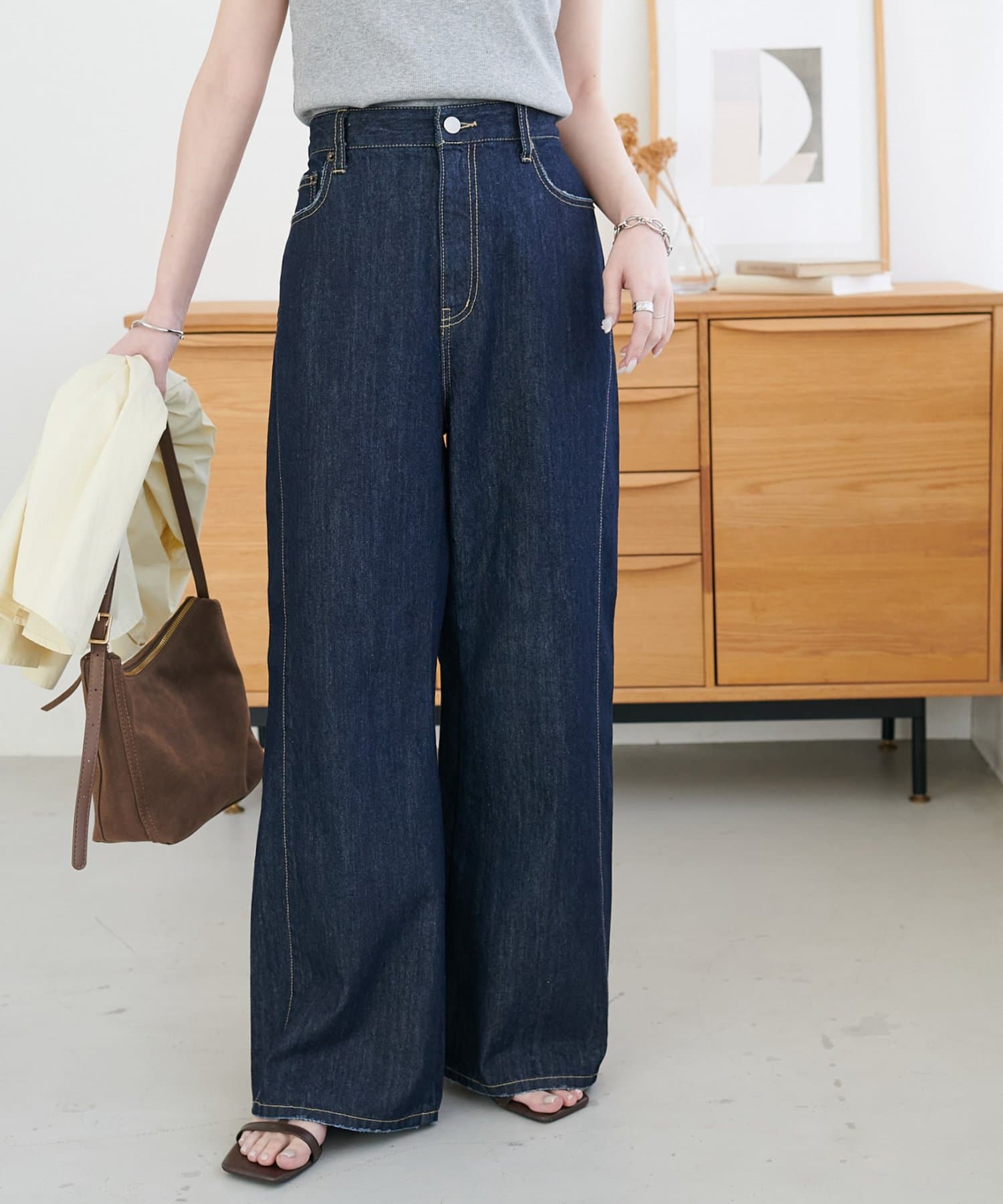 DISCOAT(ディスコート) 【4/2(木) 9:30～/＠yuyukekelife監修】欲張りライトオンスデニムワイドパンツ