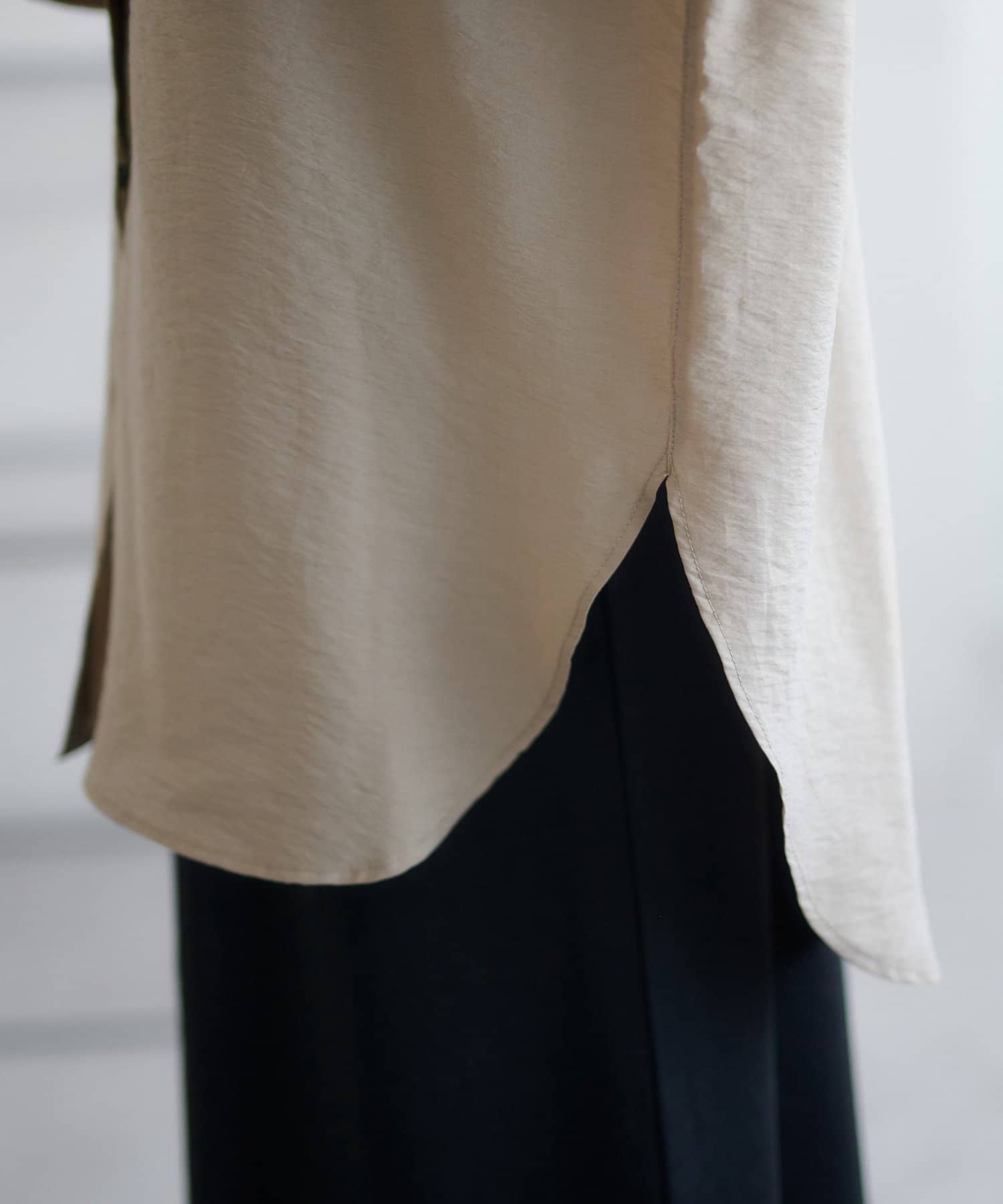 DISCOAT(ディスコート) 【新色追加】シアー黒釦ビッグシャツ