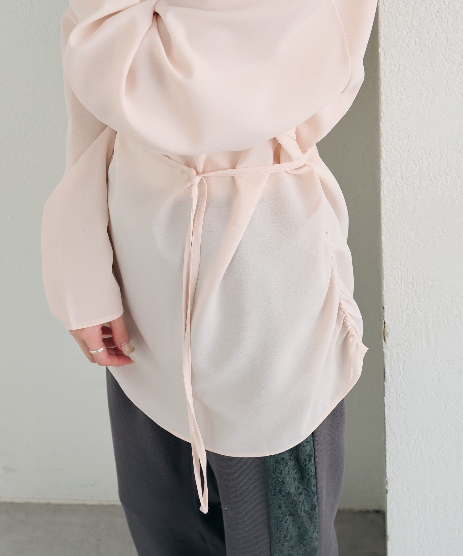 mystic(ミスティック) サイドギャザーＴブラウス