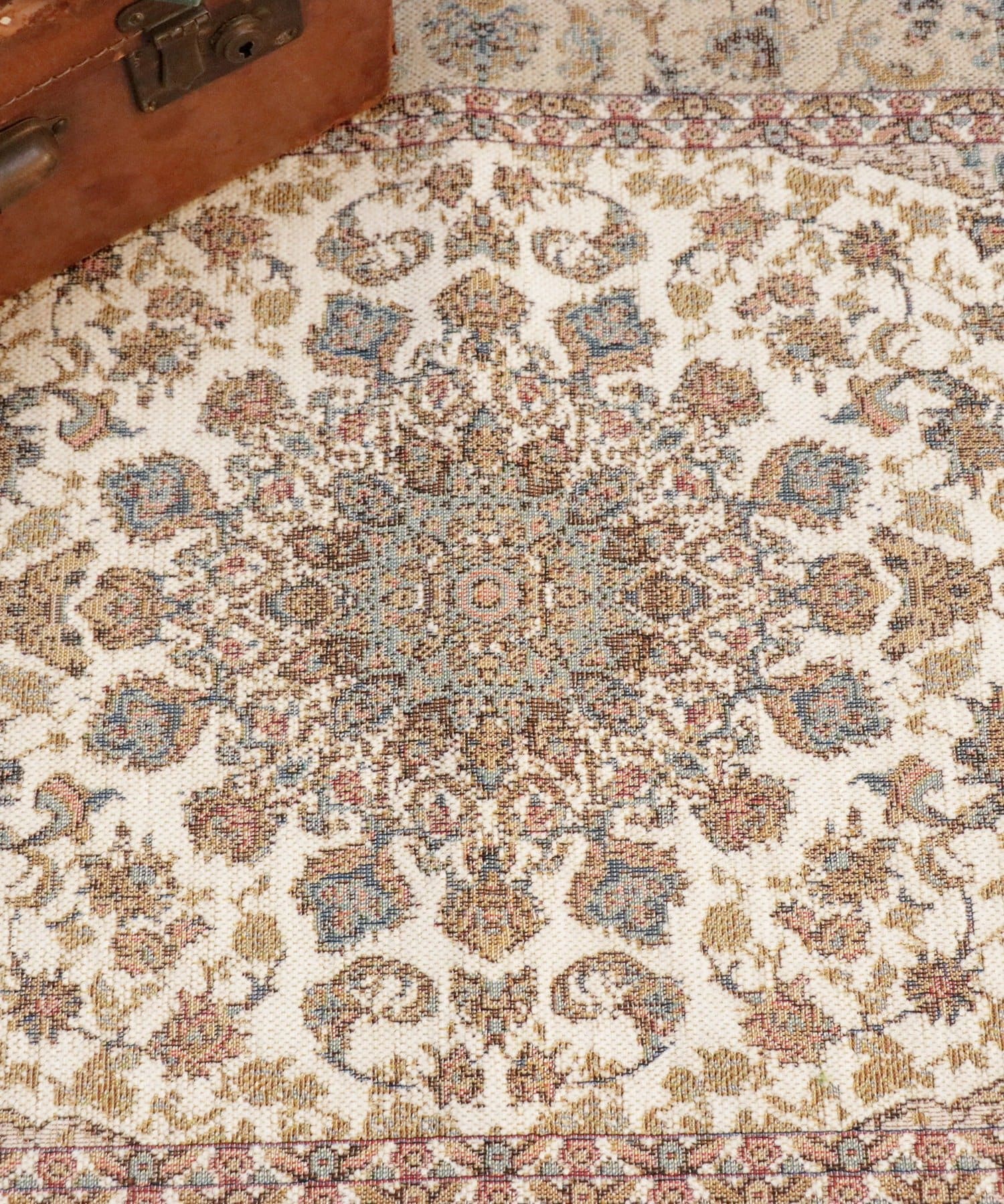 salut!(サリュ) アンティークマット