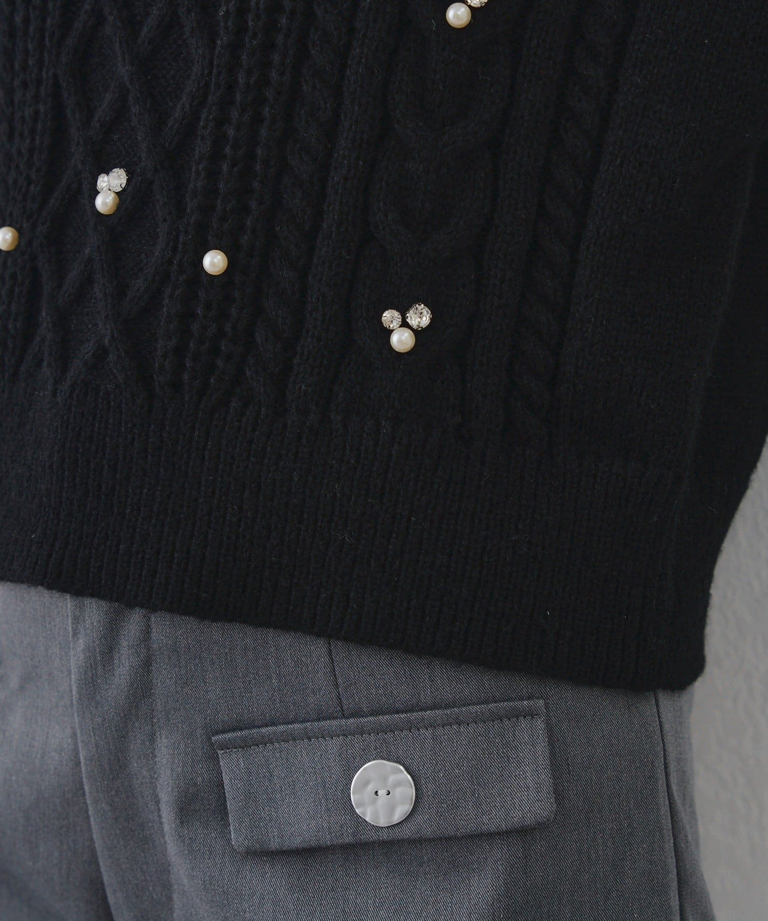 NICE CLAUP / OLIVE des OLIVE OUTLET(ナイスクラップ  / オリーブ デ オリーブ アウトレット) 【RMAF】パール付きケーブルニットプルオーバー