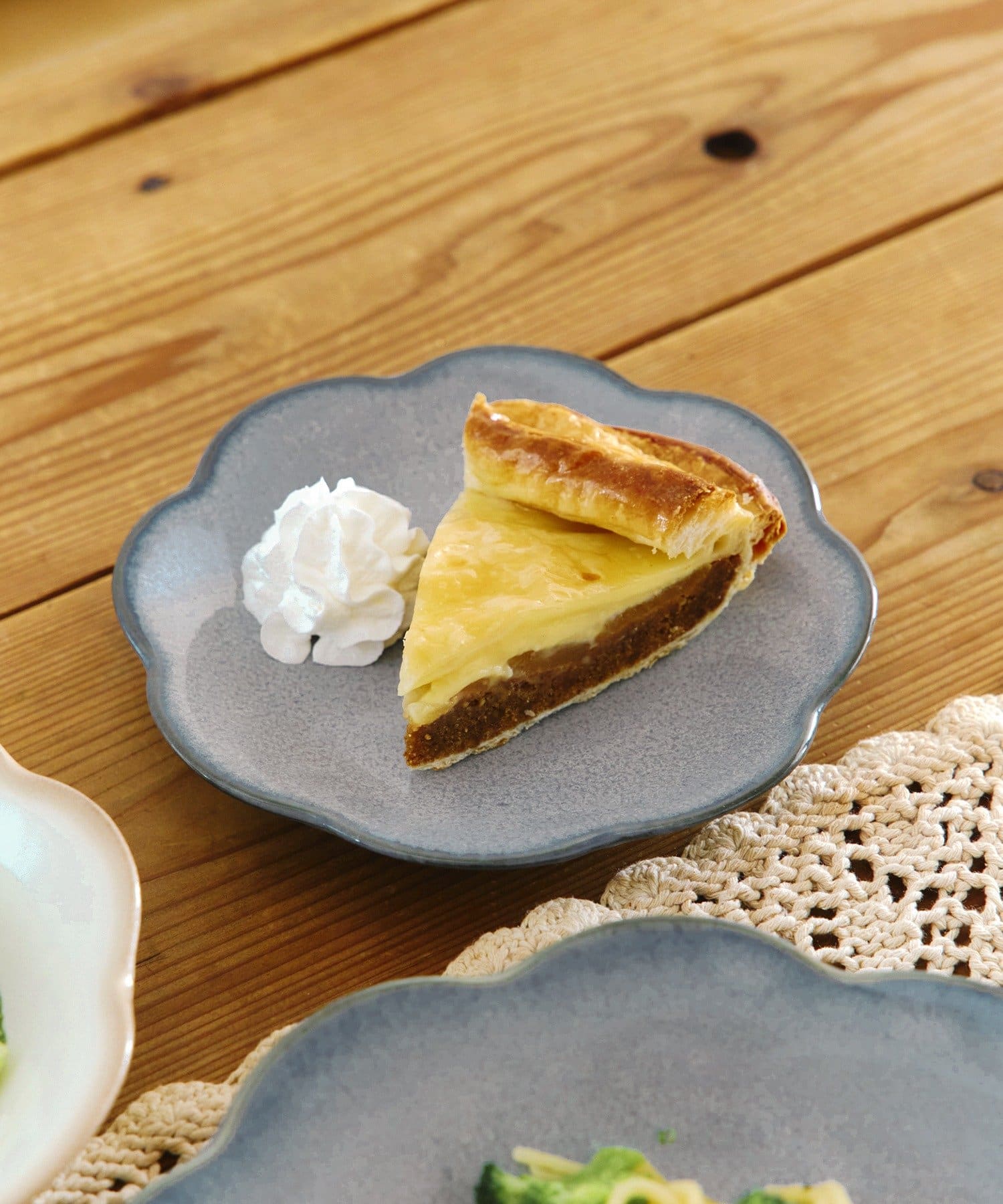 salut!(サリュ) フラワーケーキプレート：16.5cm