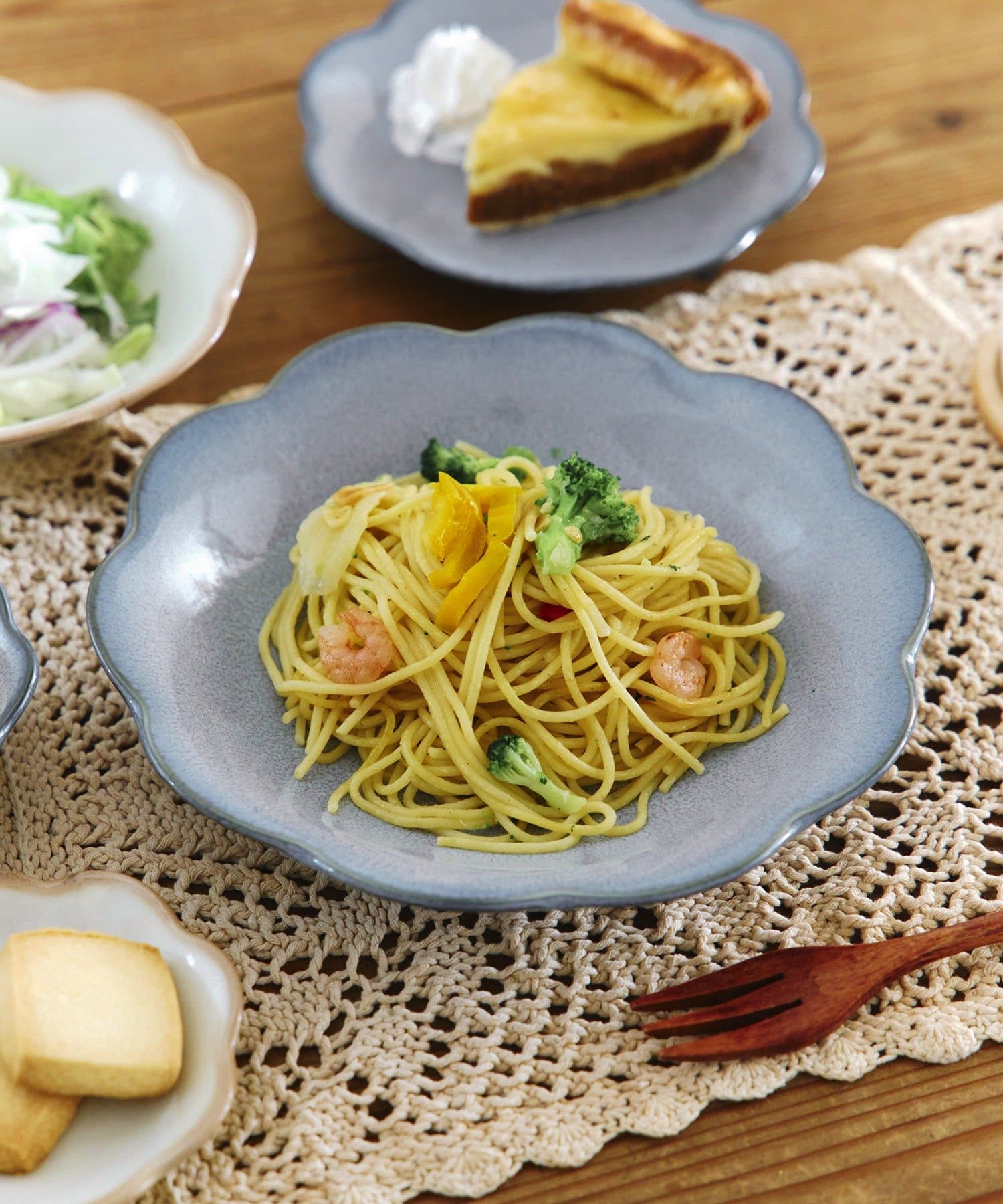 salut!(サリュ) フラワーディーププレート：21.5cm