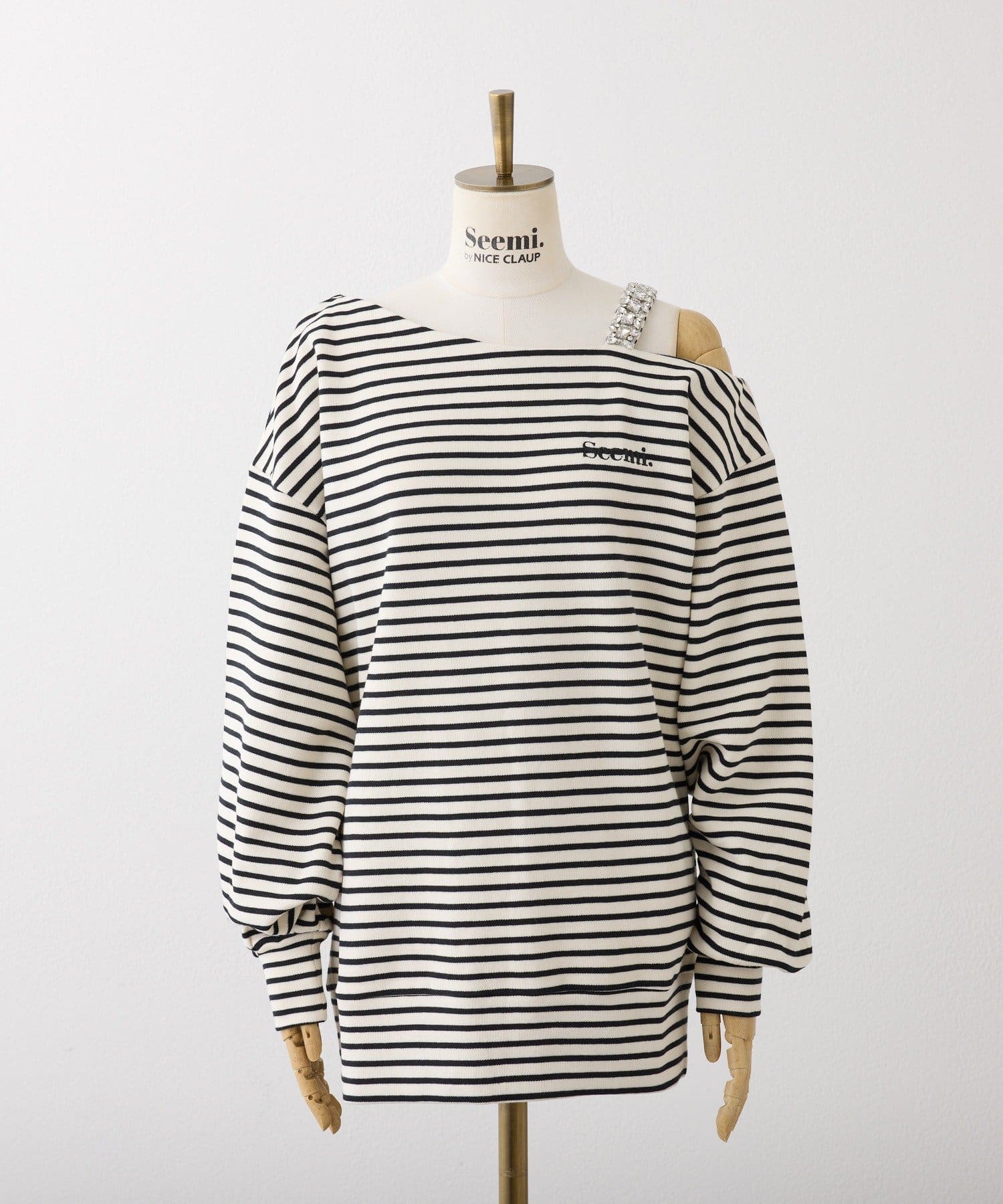 Seemi.by NICE CLAUP(シーミーバイナイスクラップ) 【Seemi】肩ビジューワンショルトップス