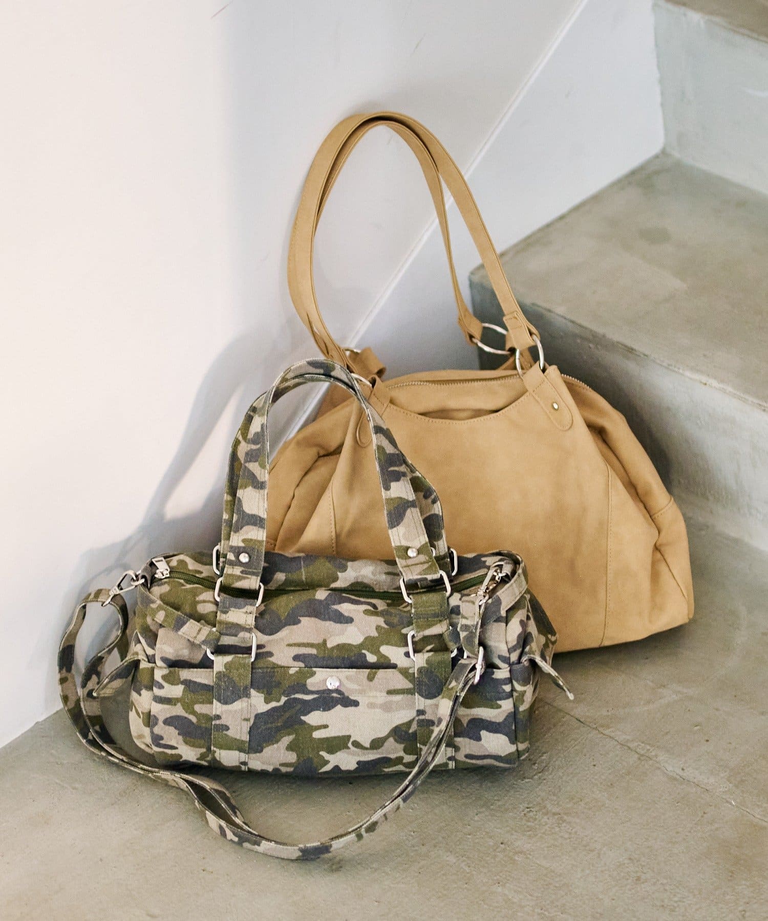 Kastane(カスタネ) 【500mlペットボトル収納可/一部店舗限定】ロールポケットミドルバッグ