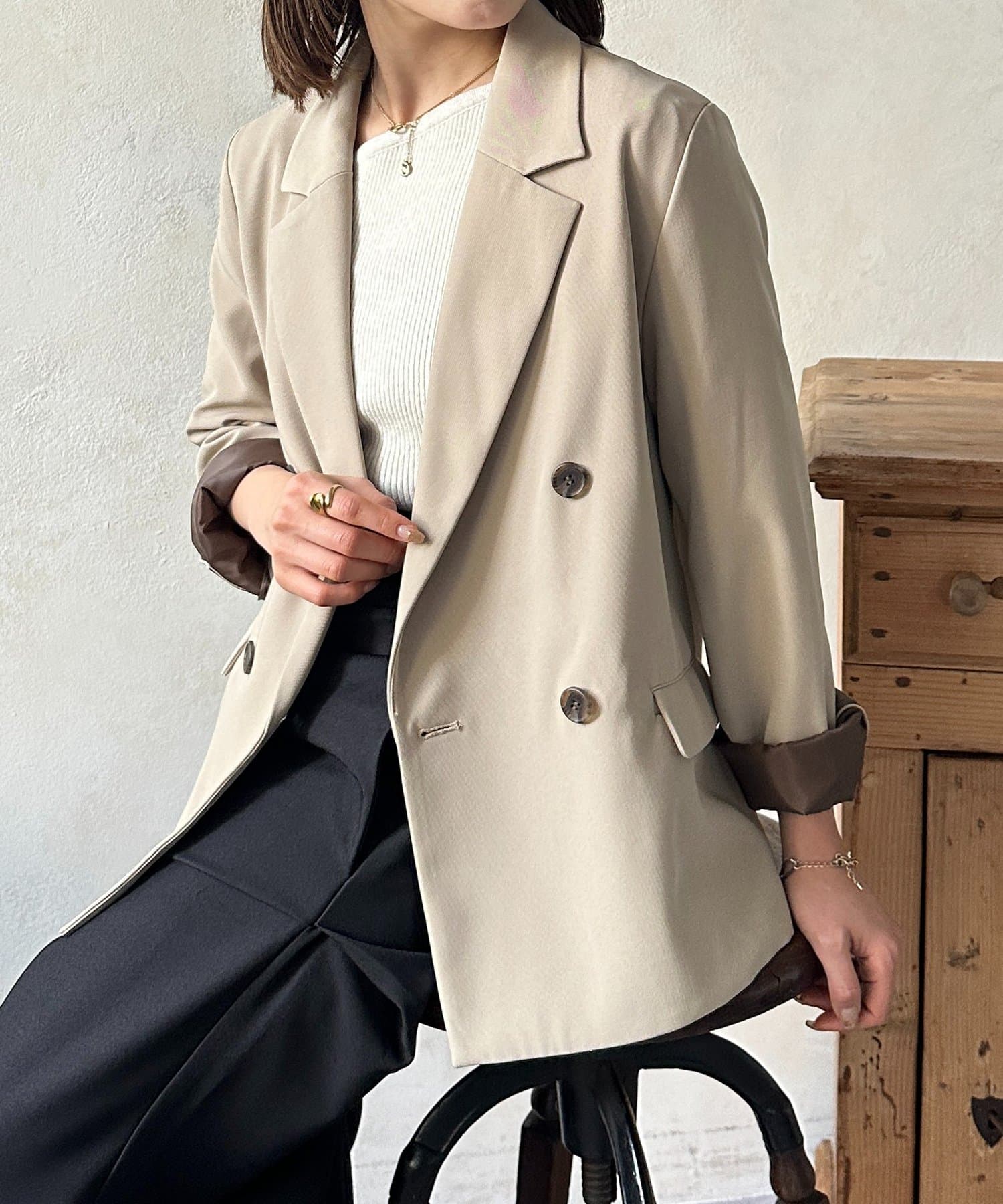 Thevon.(ゼヴォン) 裏配色テーラードジャケット