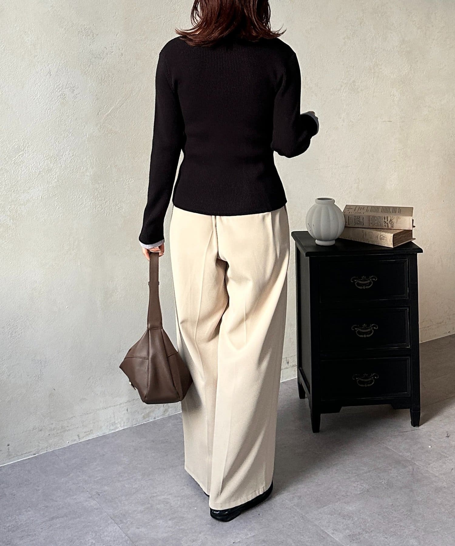 Thevon.(ゼヴォン) アシメネックボタンリブニットプルオーバー