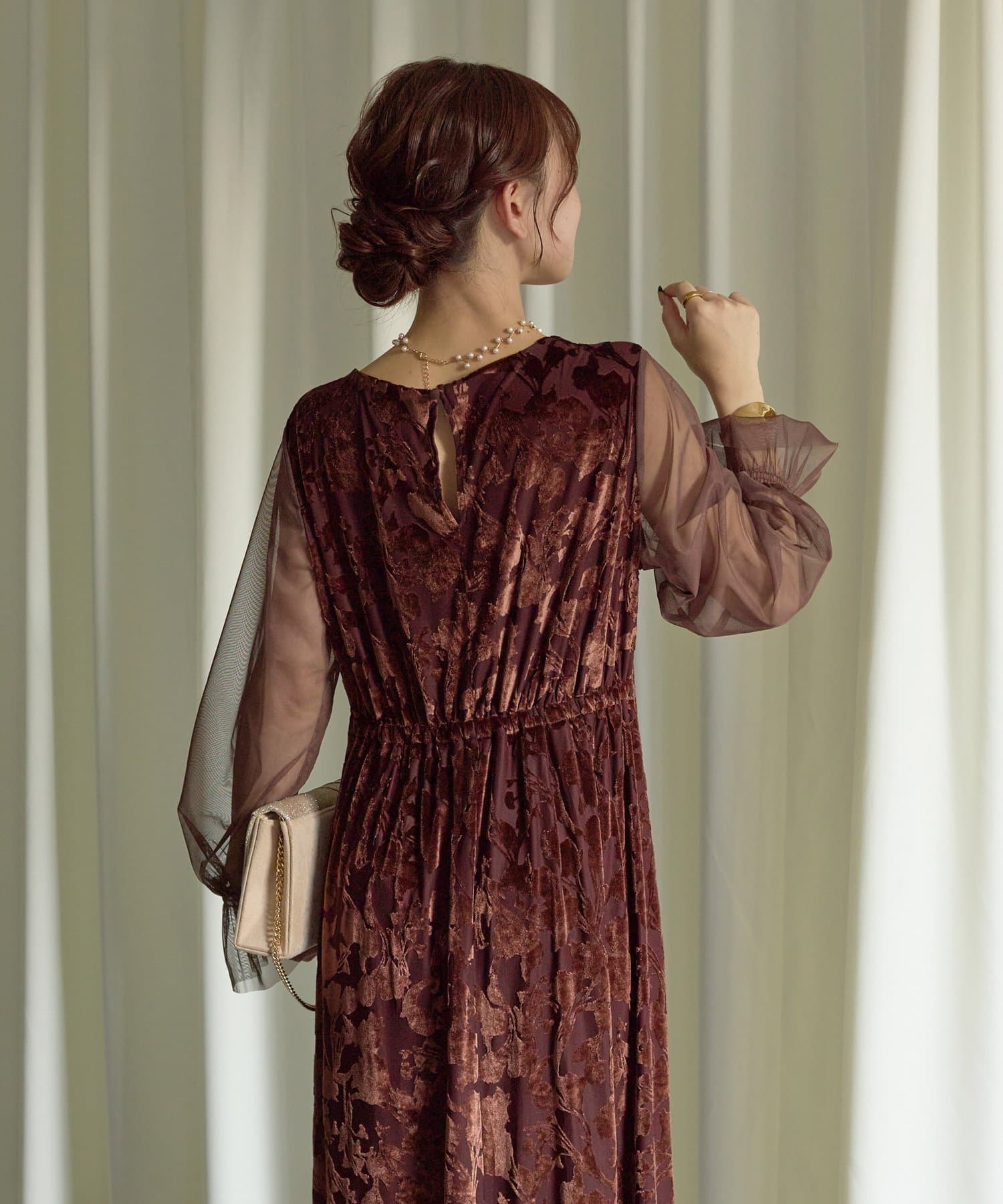 Thevon.(ゼヴォン) 袖シアーオパールレースワンピース