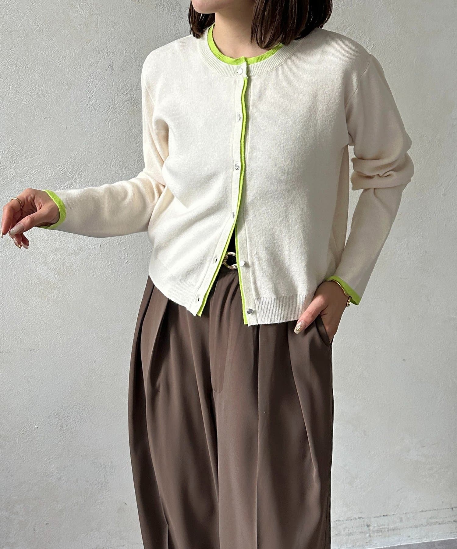 Thevon.(ゼヴォン) レイヤード風配色クルーニットカーディガン