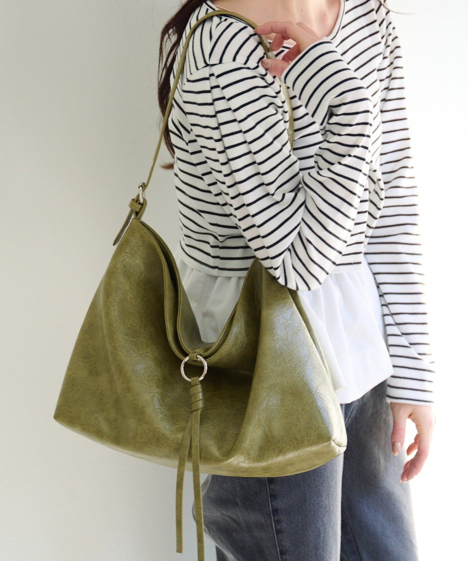 Kastane(カスタネ) 【2.7(土)11:00〜2.8(日)ポイントUP開催/500mlペットボトル収納可】タッセルショルダーBAG