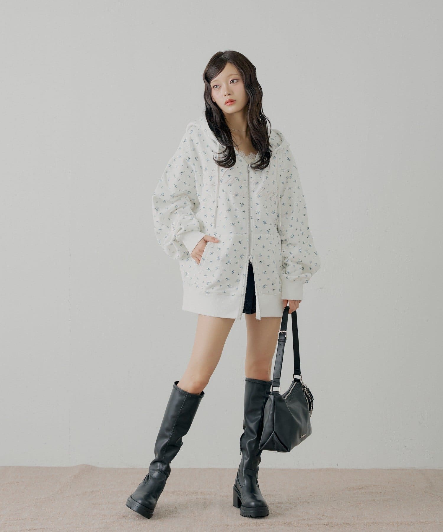 Chico(チコ) 【12/19(金)18時販売】花柄ルーズパーカー