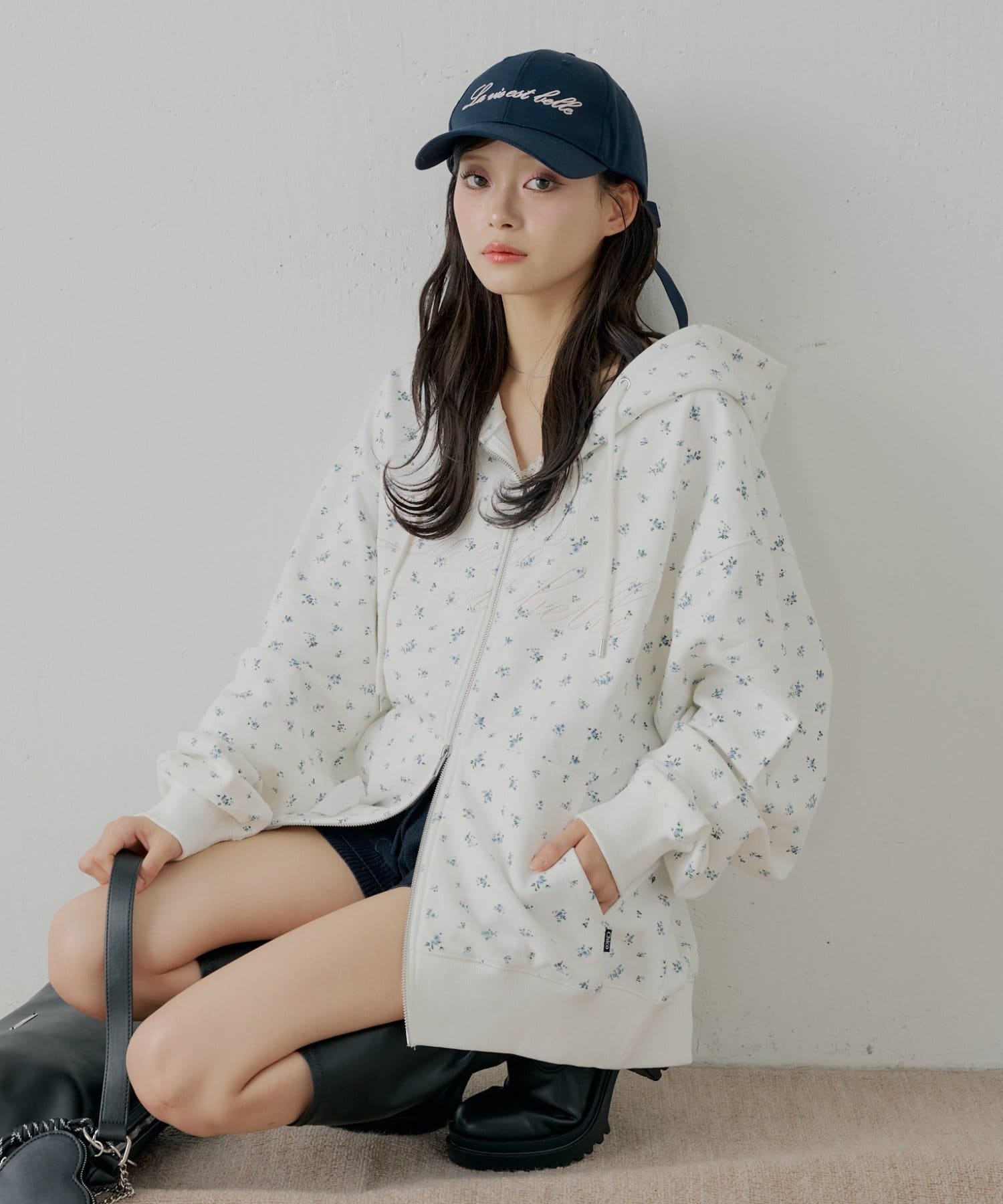 Chico(チコ) 【12/19(金)18時販売】花柄ルーズパーカー