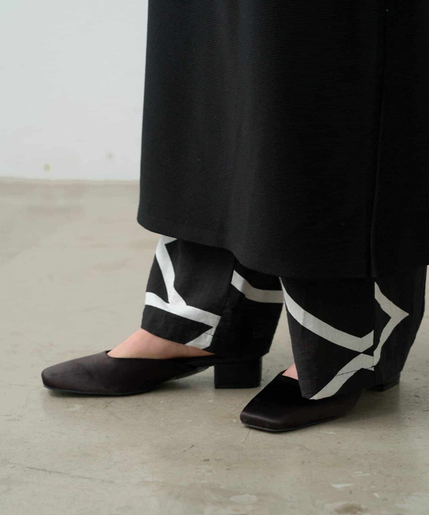 LOUNGEDRESS(ラウンジドレス) 【GALENA/ガレナ】サテンスクエアトゥミュール