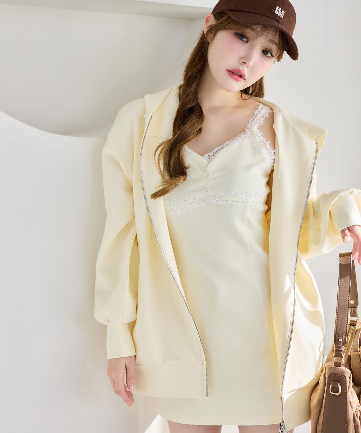 one after another NICE CLAUP(ワンアフターアナザー ナイスクラップ) 【セットアップ可能】レース付きカットキャミワンピース