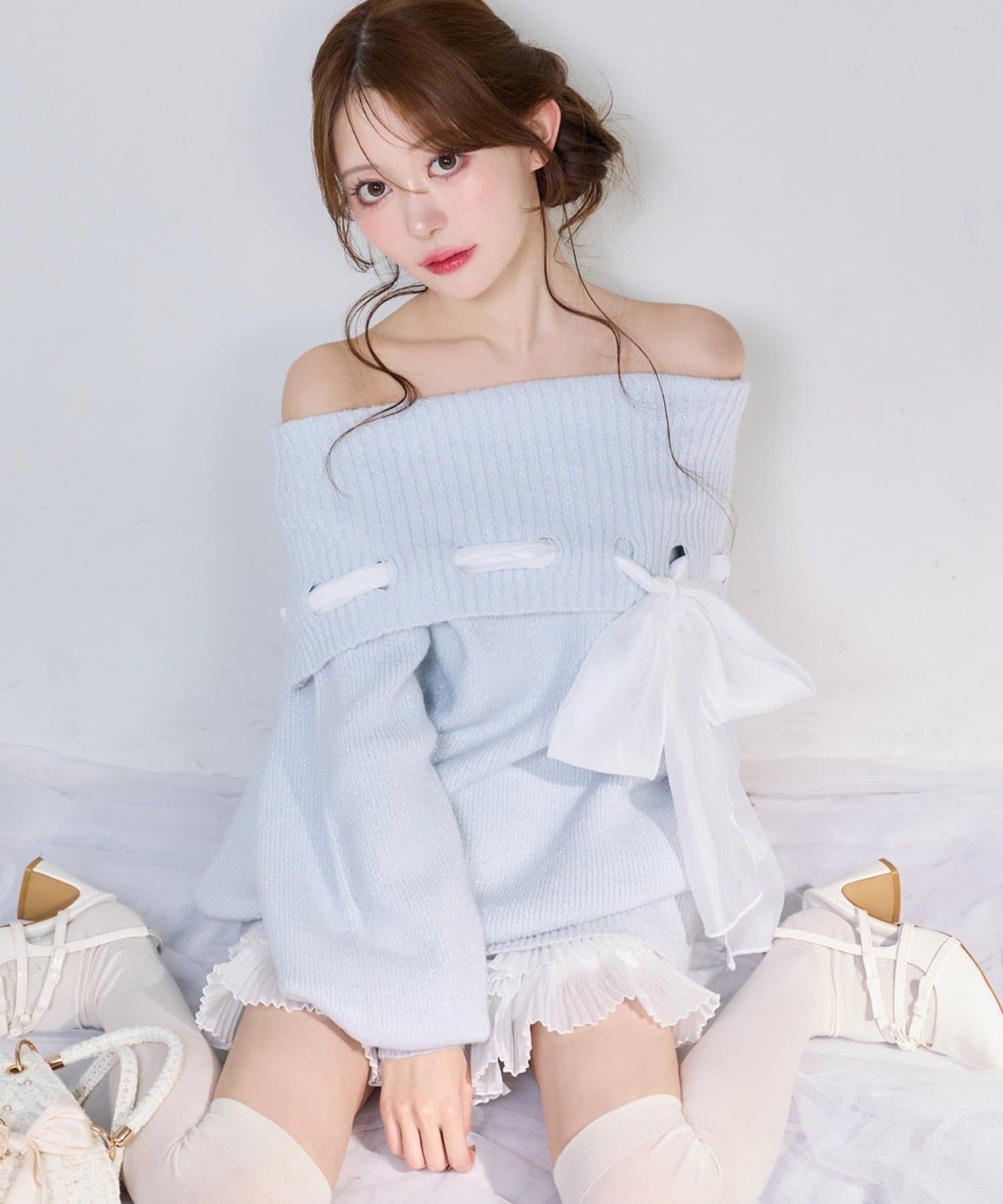 one after another NICE CLAUP(ワンアフターアナザー ナイスクラップ) リボン付きオフショルニットワンピ