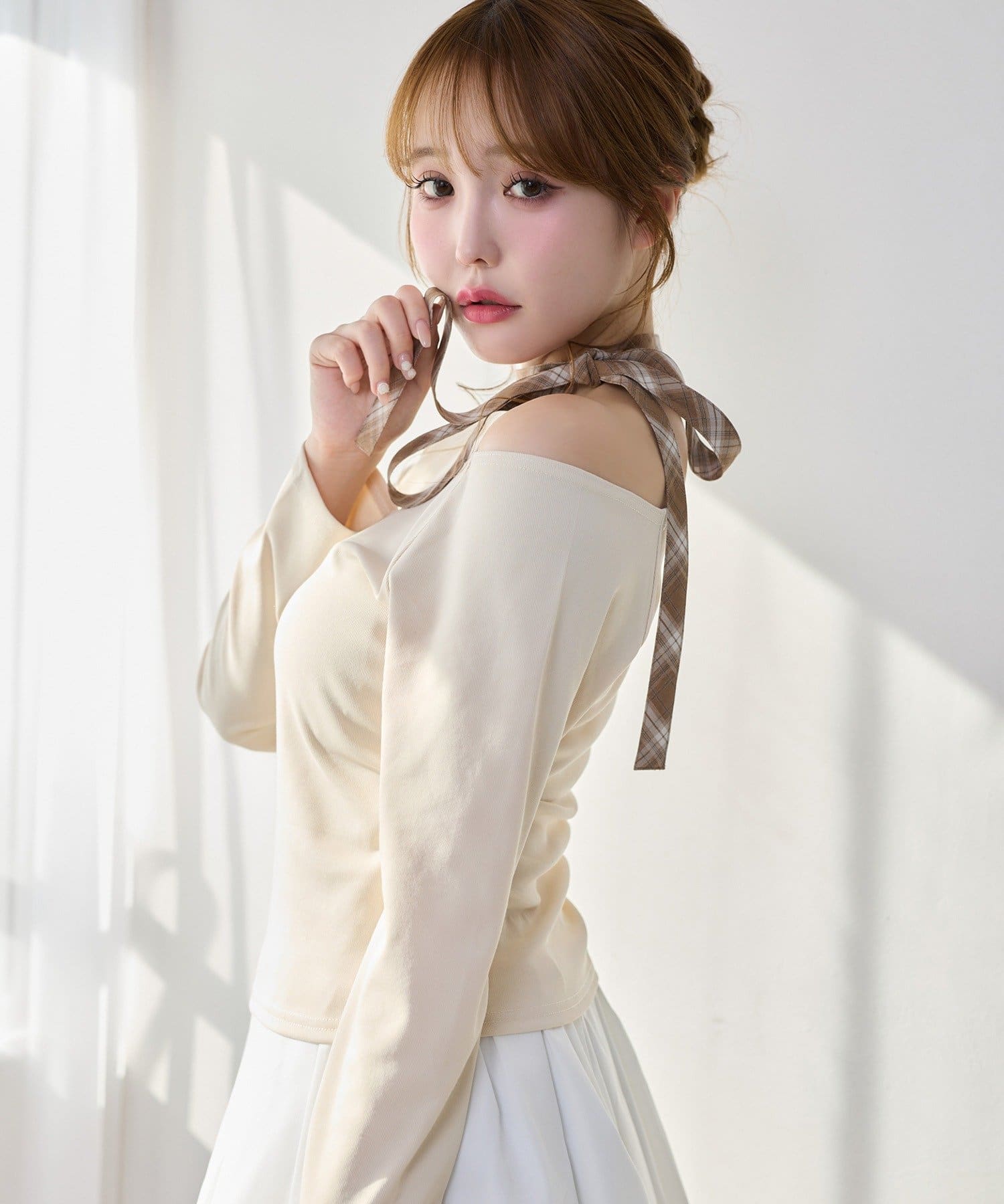 one after another NICE CLAUP(ワンアフターアナザー ナイスクラップ) リボンタイ／ワンショルカットトップス