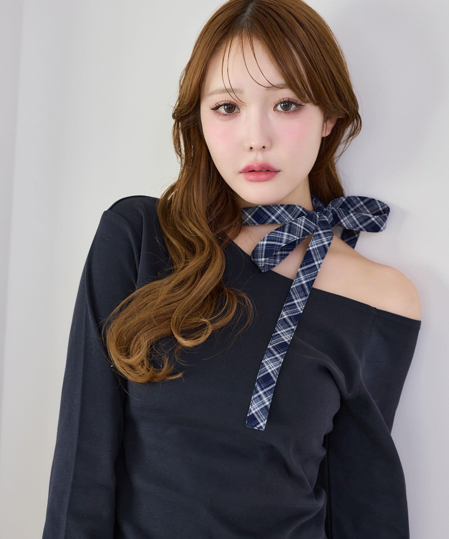 one after another NICE CLAUP(ワンアフターアナザー ナイスクラップ) リボンタイ／ワンショルカットトップス