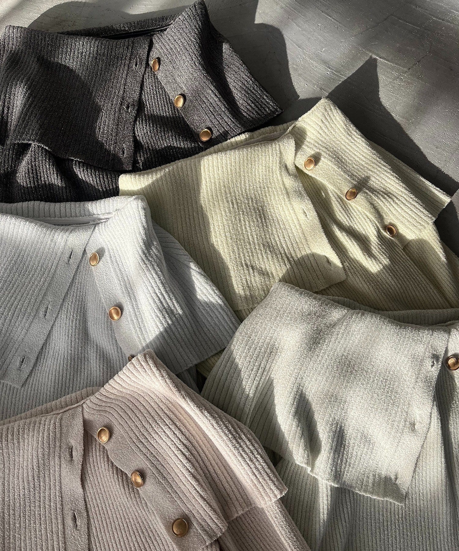 one after another NICE CLAUP(ワンアフターアナザー ナイスクラップ) オフショルラメニット