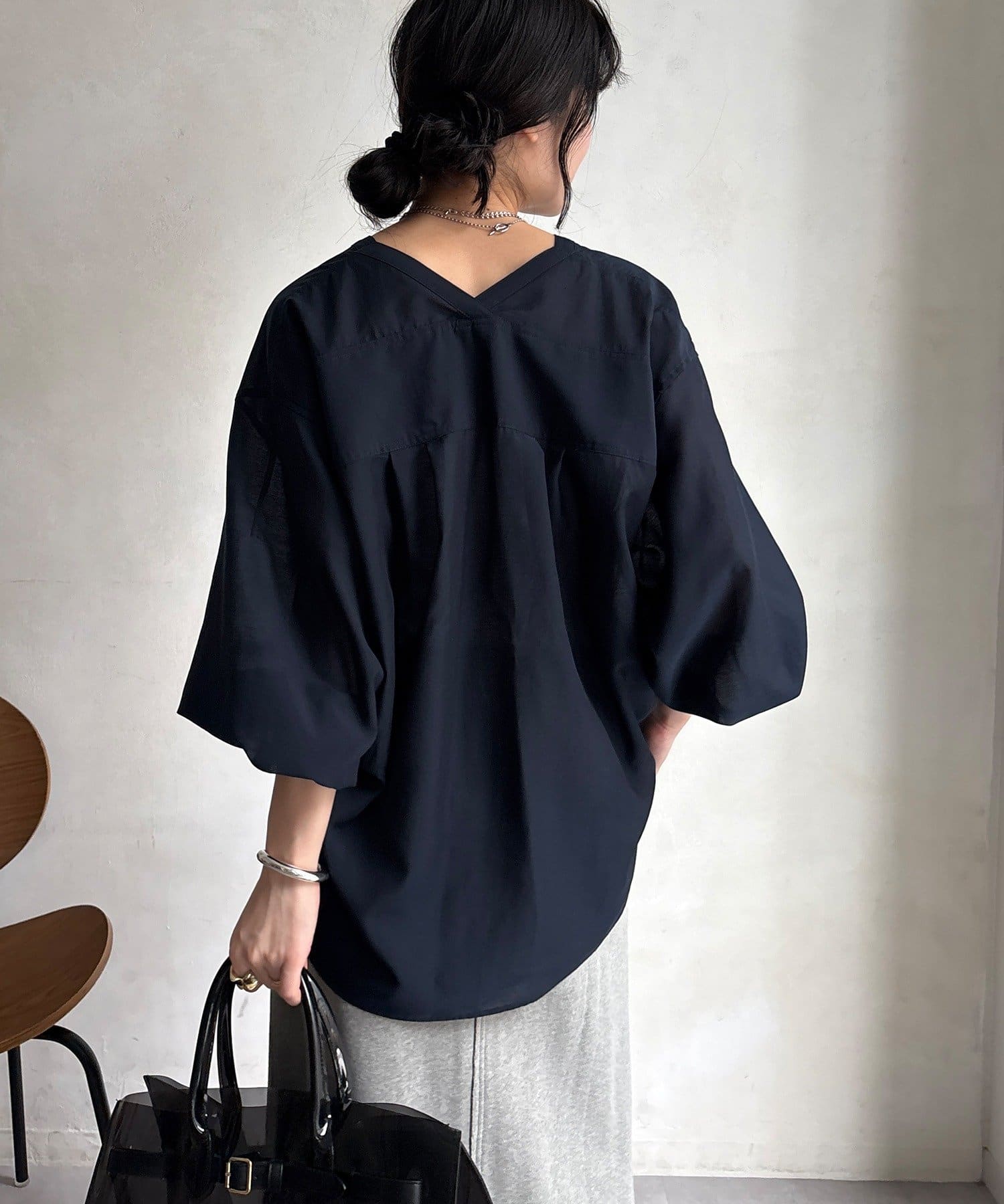 DOUDOU(ドゥドゥ) GOLDボタンVVシャツ