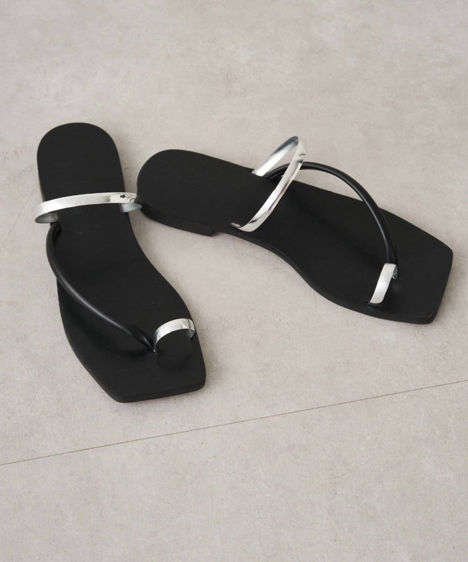 LOUNGEDRESS(ラウンジドレス) 【GALENA/ガレナ】メタルラインフラットサンダル