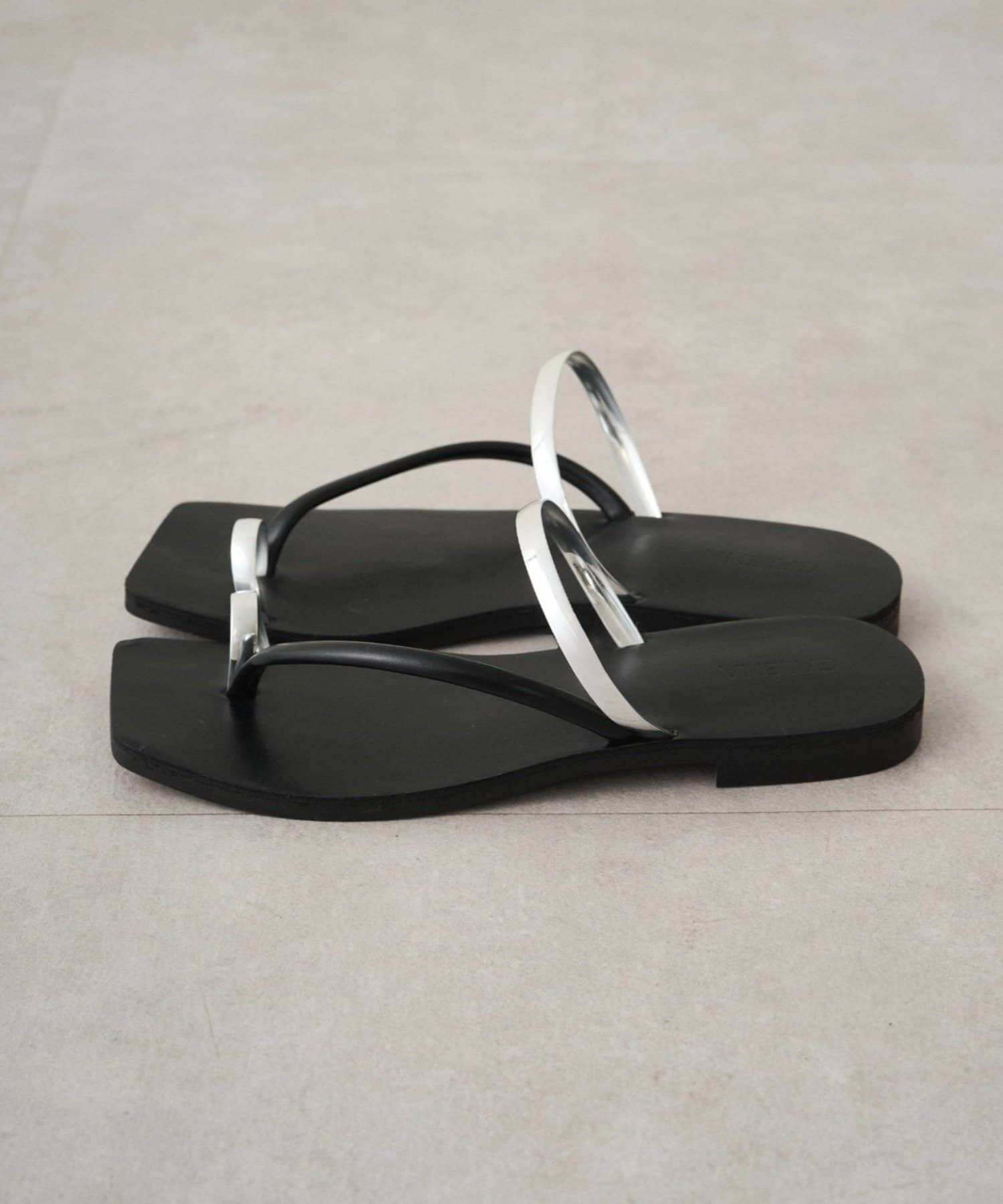 LOUNGEDRESS(ラウンジドレス) 【GALENA/ガレナ】メタルラインフラットサンダル