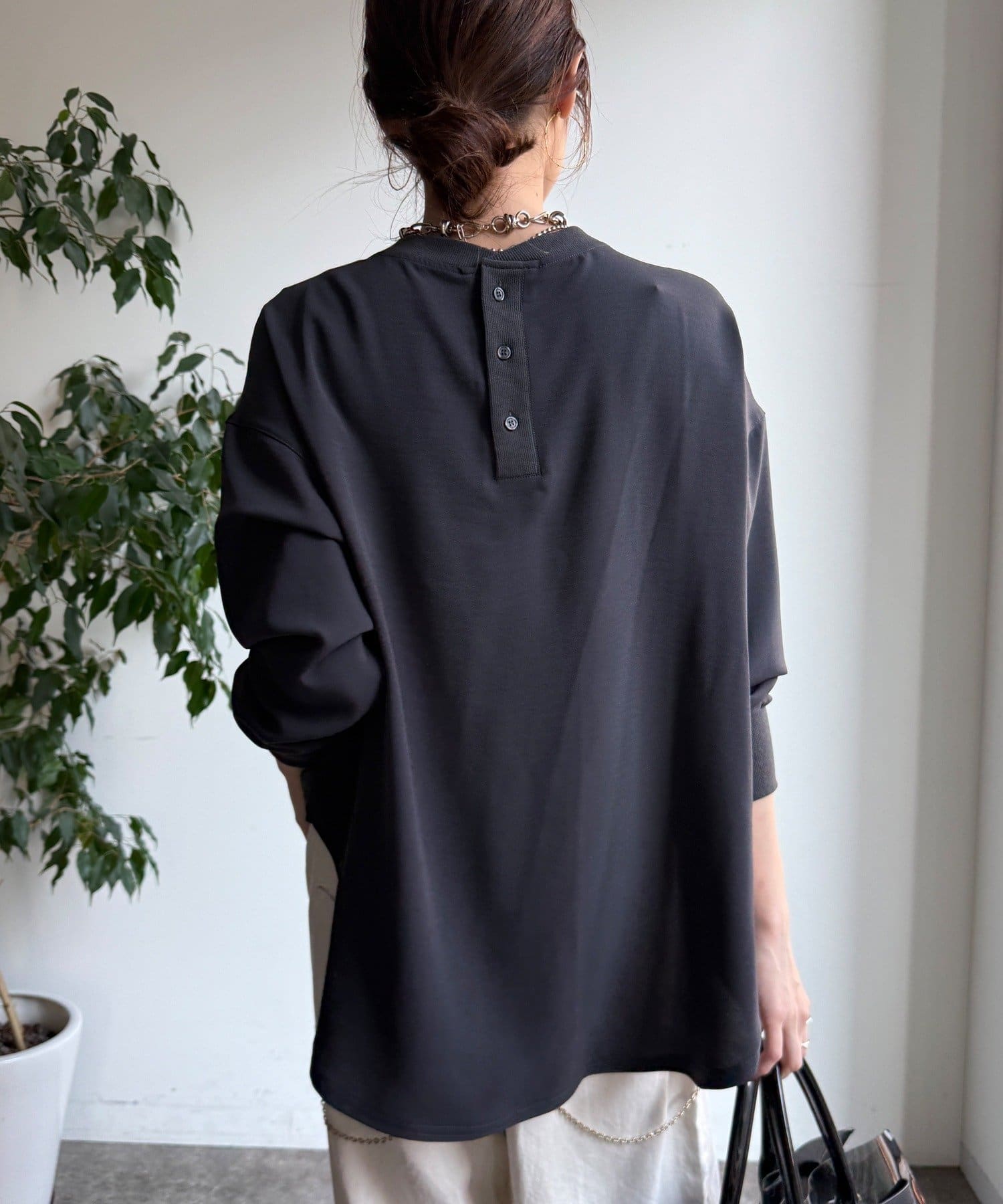 DOUDOU(ドゥドゥ) 袖リブバックボタンジョーゼットロゴプルオーバー