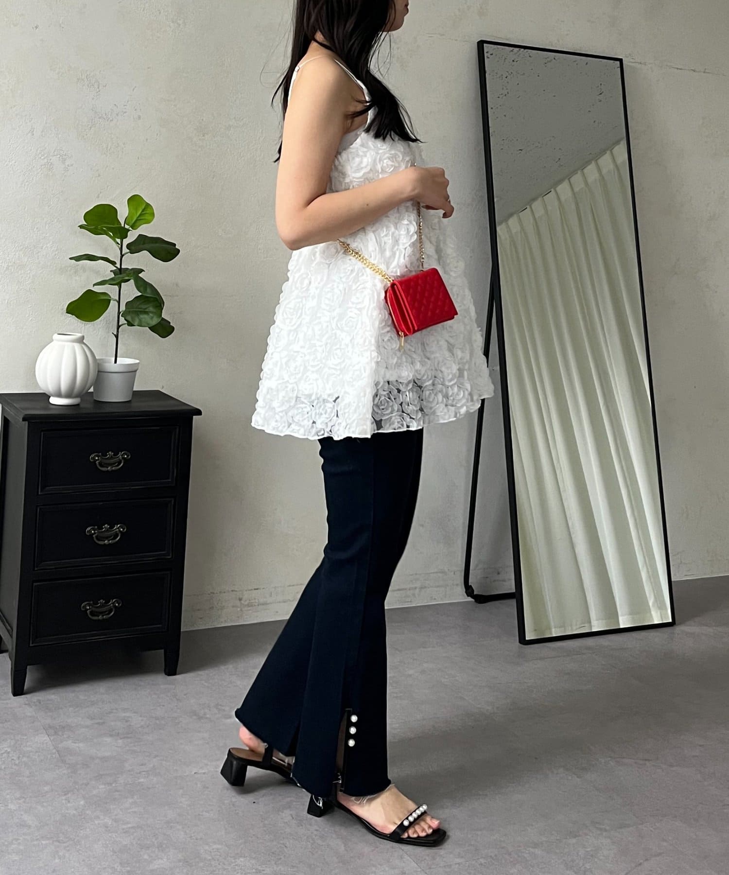 prose verse(プロズヴェール) パール付きサイドスリットフレアデニムパンツ