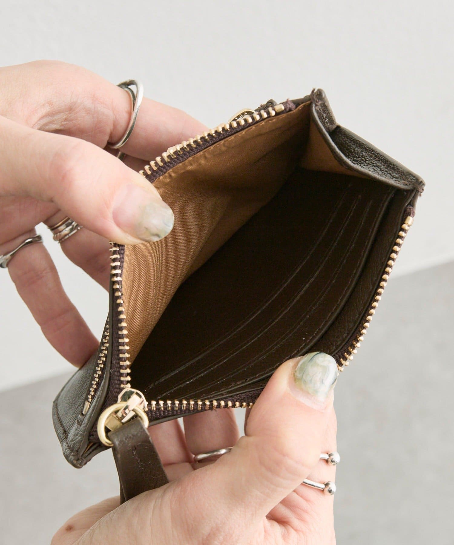 ear PAPILLONNER(イア パピヨネ) 《本革》ミニレザーフラグメントケース