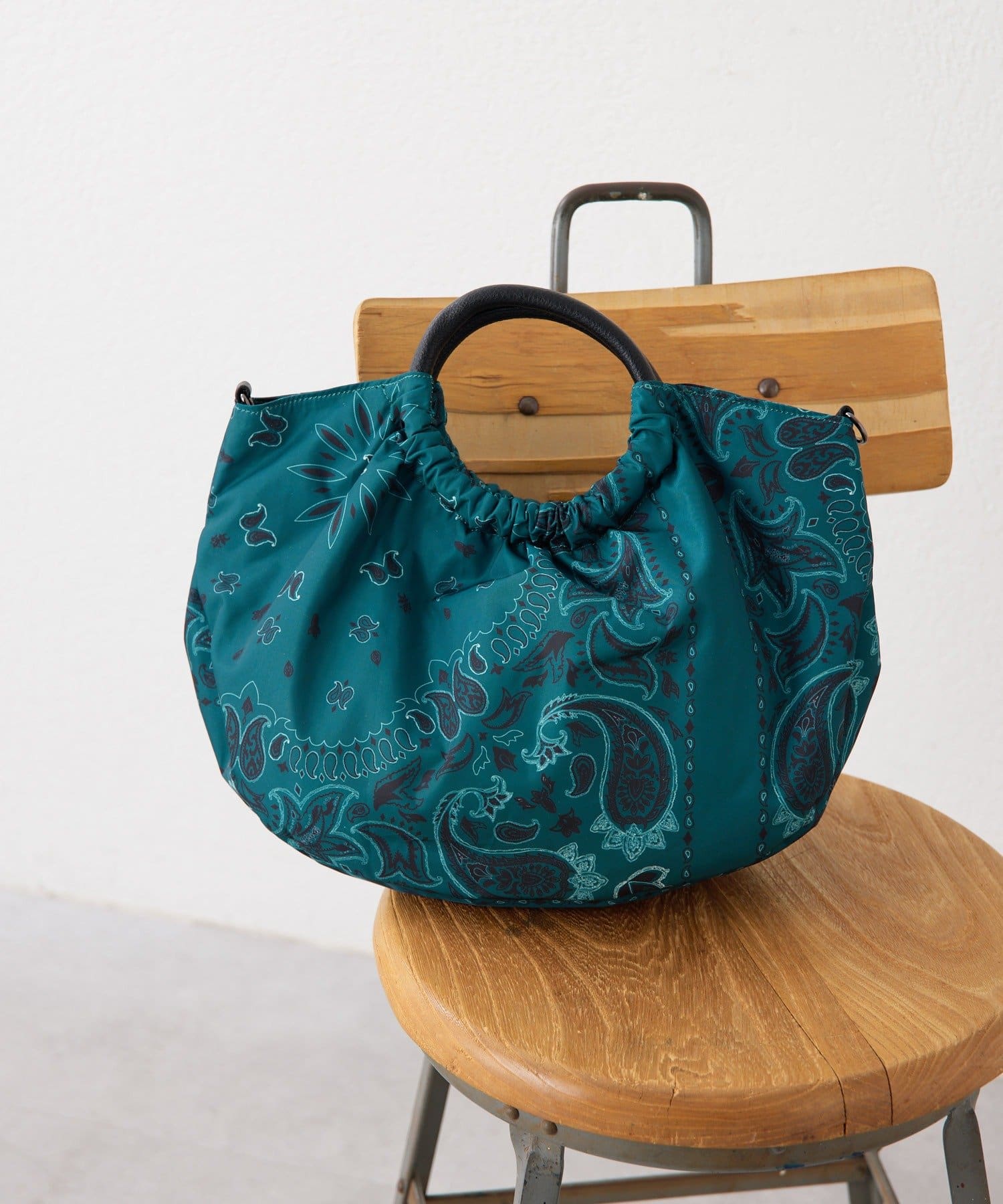 ear PAPILLONNER(イア パピヨネ) 《撥水/便利な2WAY》ハーフサークルバッグ