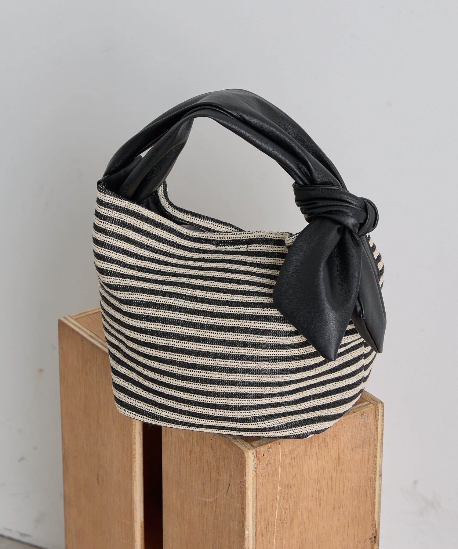 ear PAPILLONNER(イア パピヨネ) 雑材柄ワンハンドルバッグS