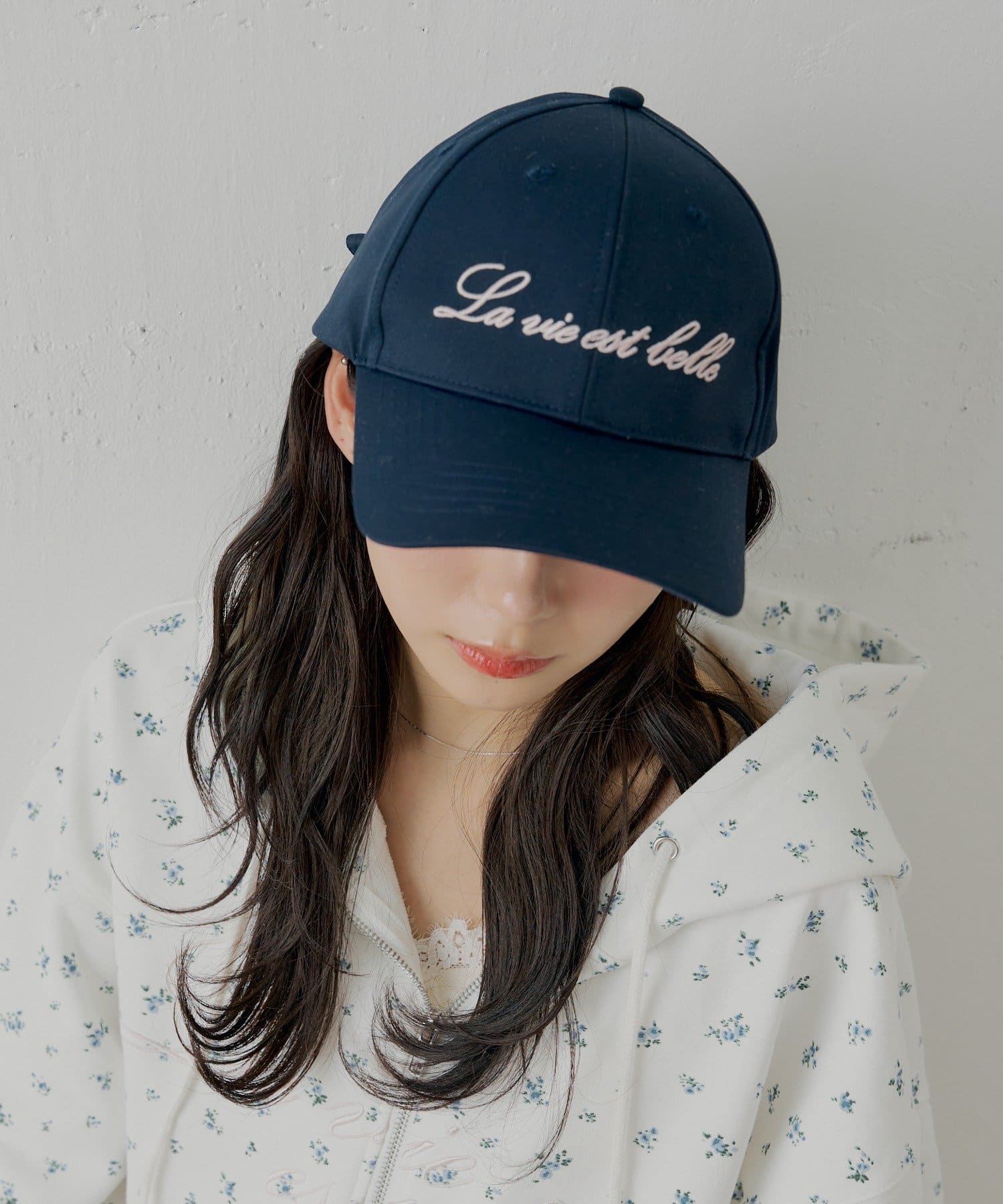 Chico(チコ) 【12/19(金)18時販売】バックリボン刺繍キャップ