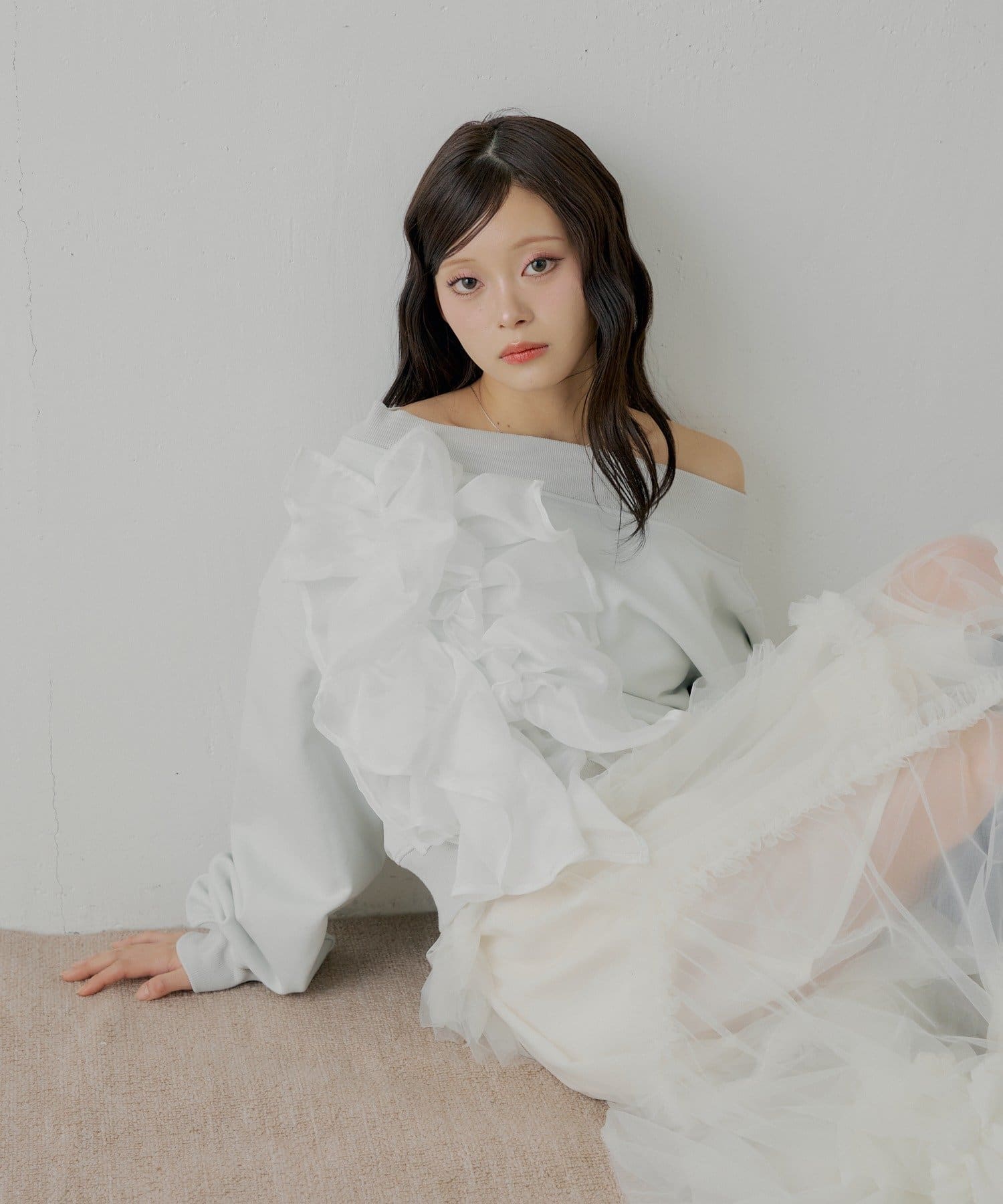 Chico(チコ) 【12/19(金)18時販売】ランダムチュールデザインオフショルスウェット