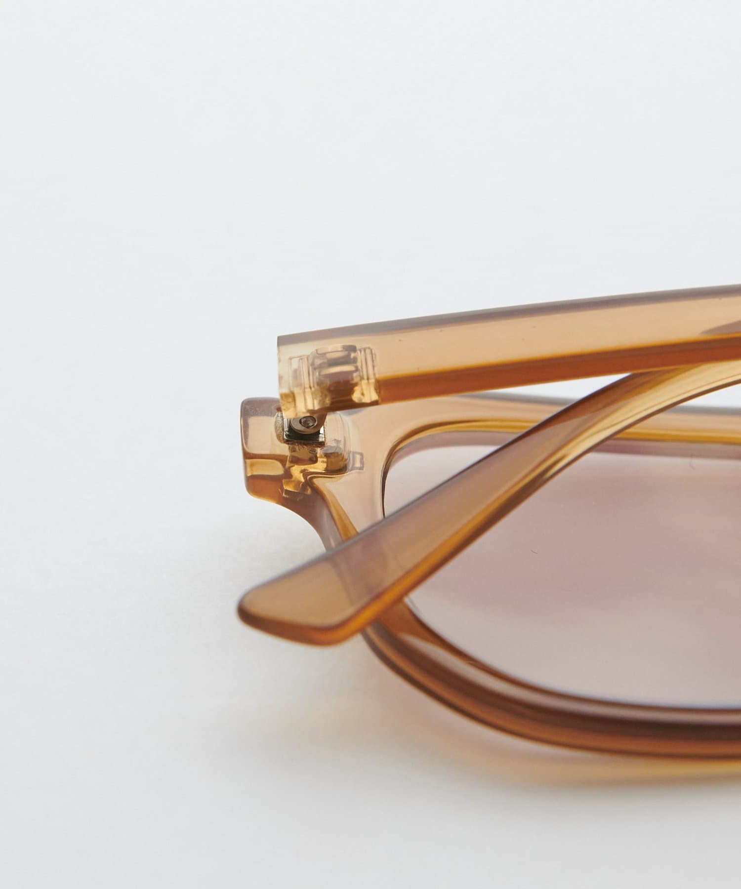 DISCOAT(ディスコート) リベット付きスクエアフレームサングラス