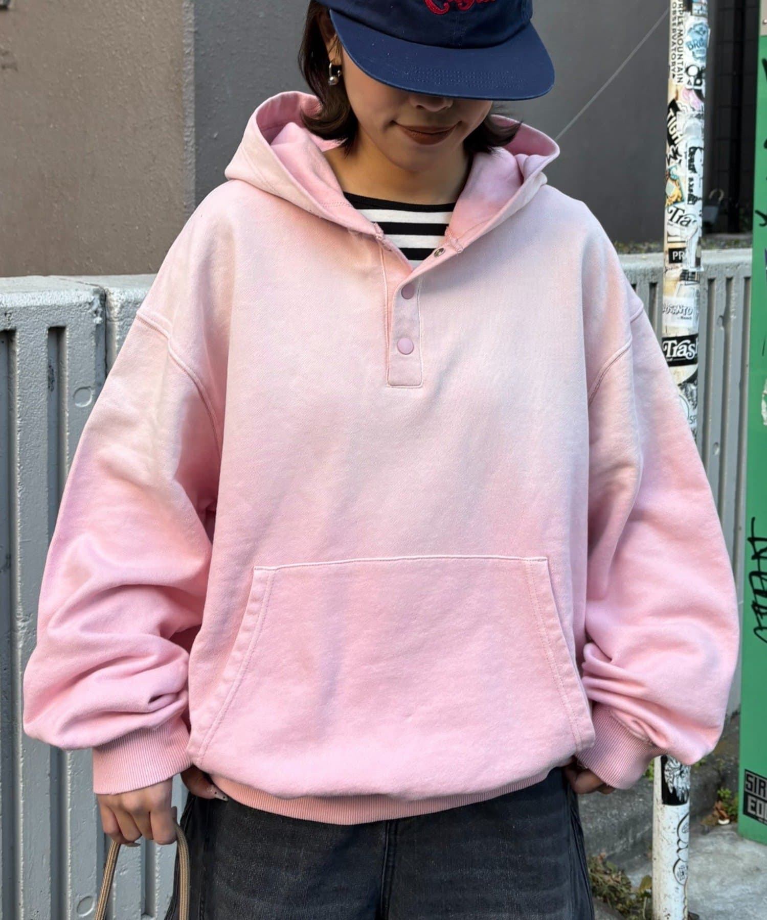 CIAOPANIC TYPY(チャオパニックティピー) 【UNISEX】スプレー加工ヘンリースナップフーディー
