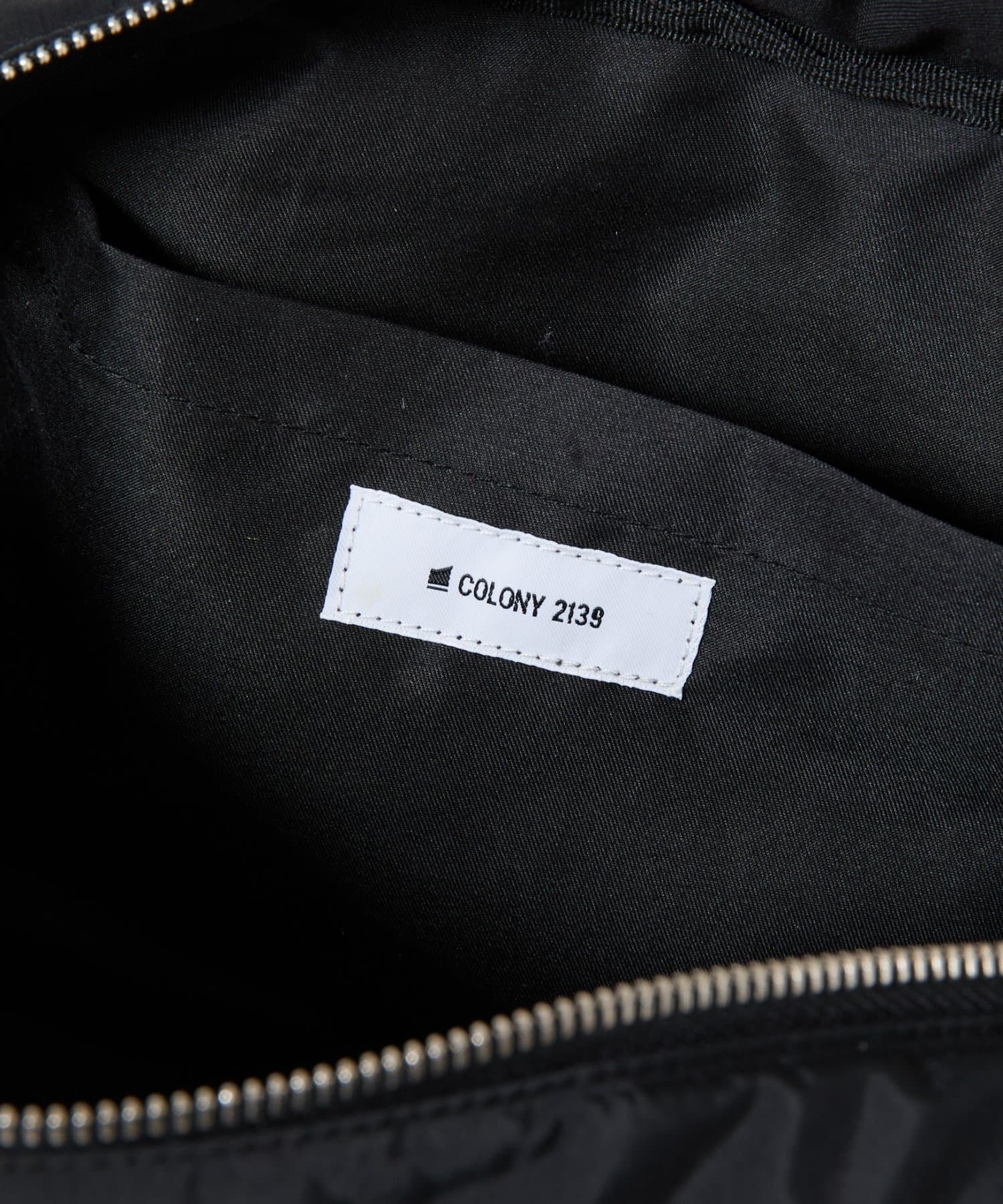 COLONY 2139(コロニー トゥーワンスリーナイン) 【UNISEX】マルチポケットボストンバッグ